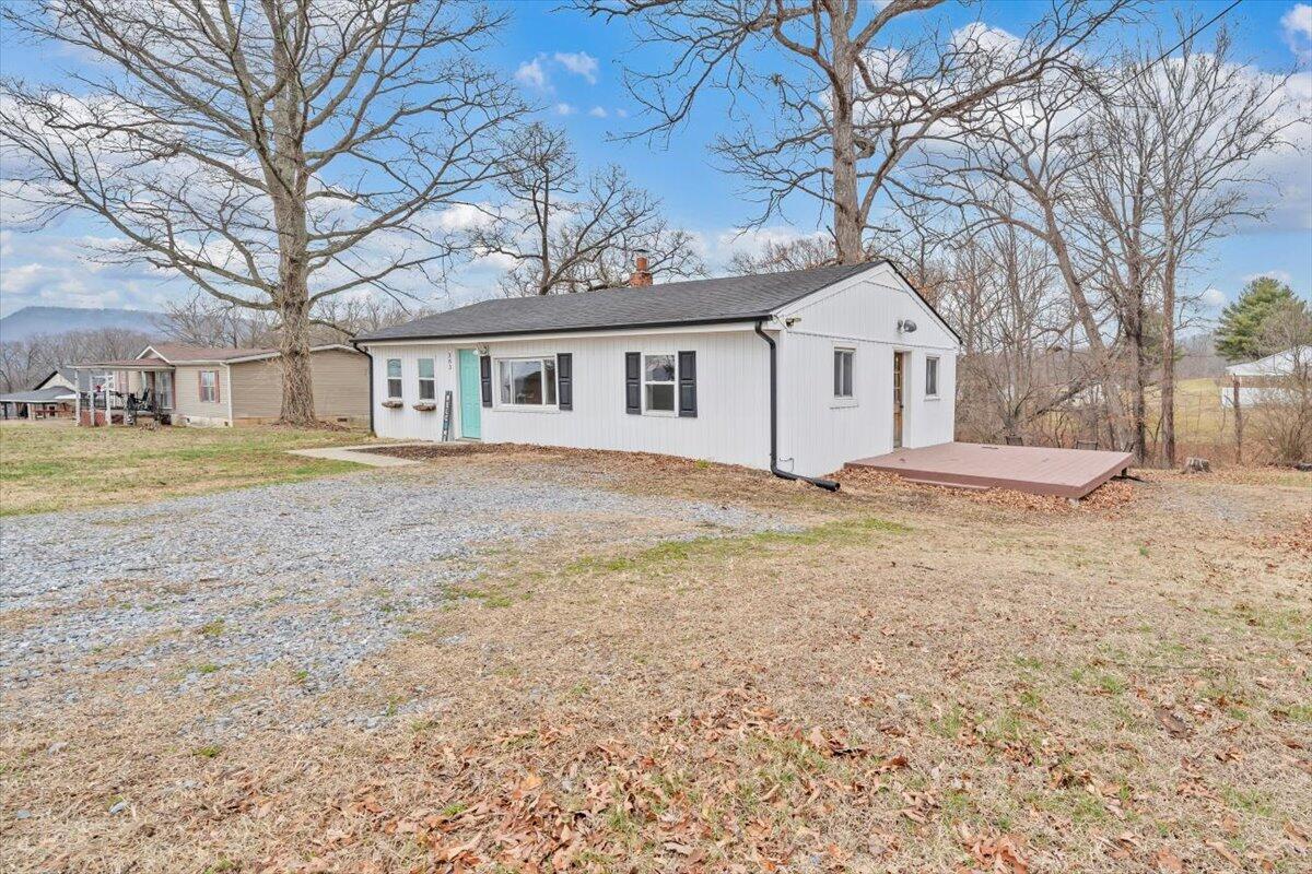 383 Ridge RD