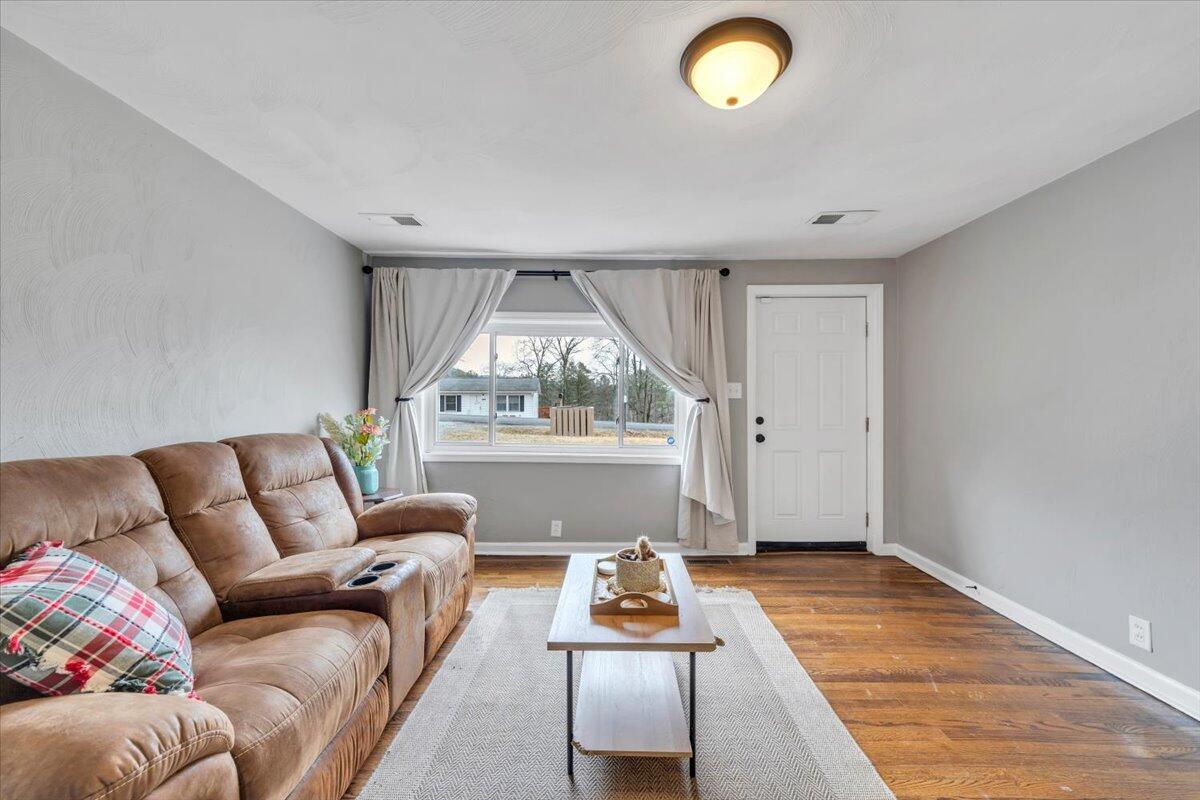 383 Ridge RD