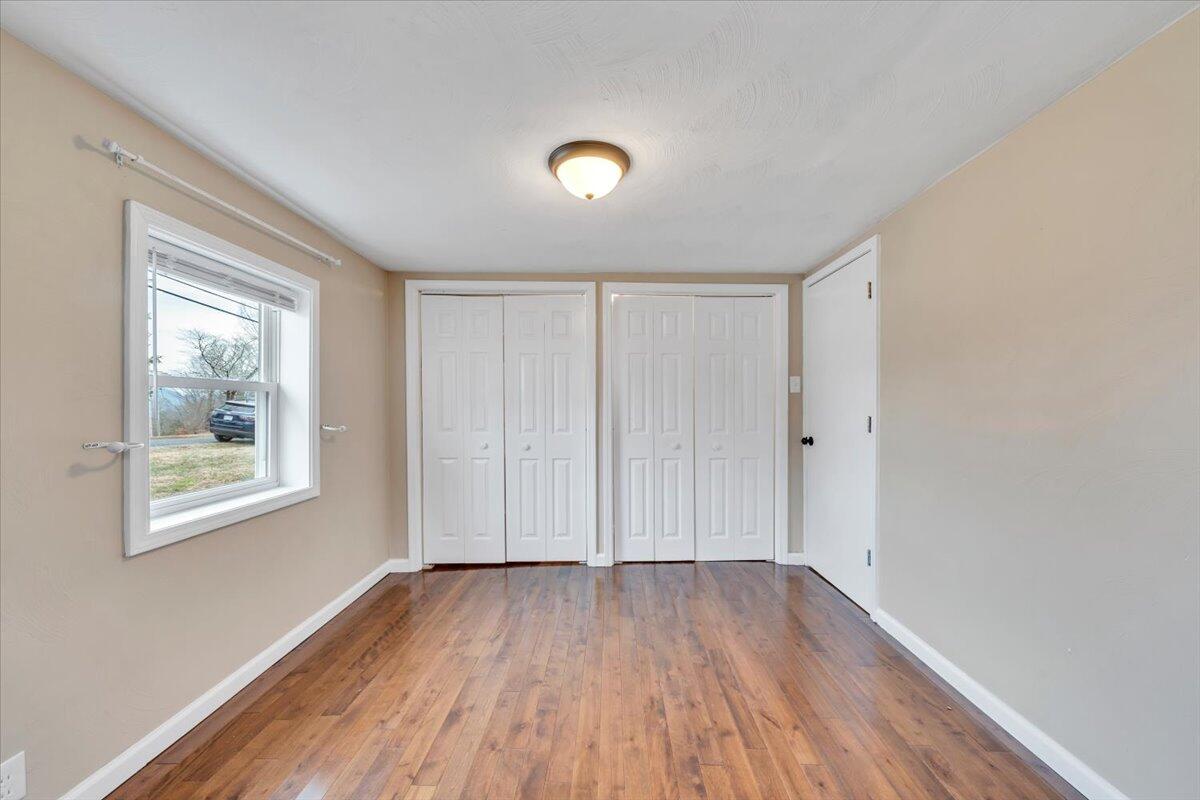 383 Ridge RD