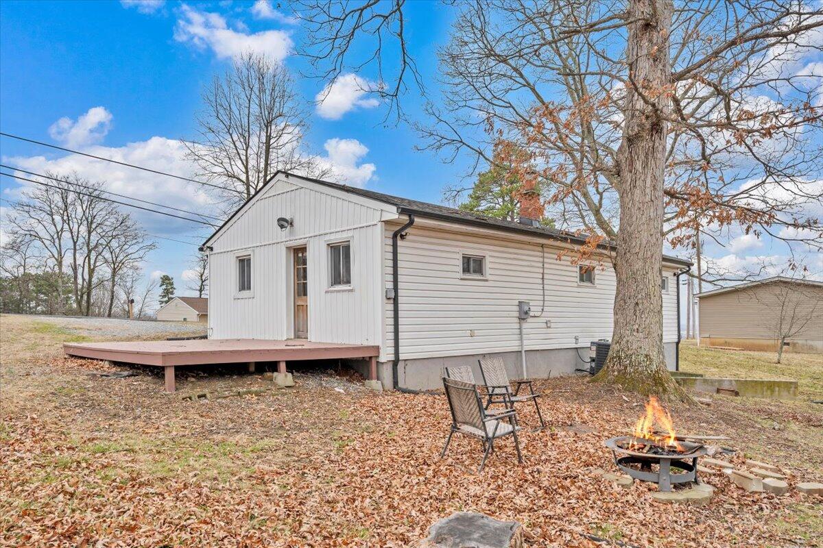 383 Ridge RD