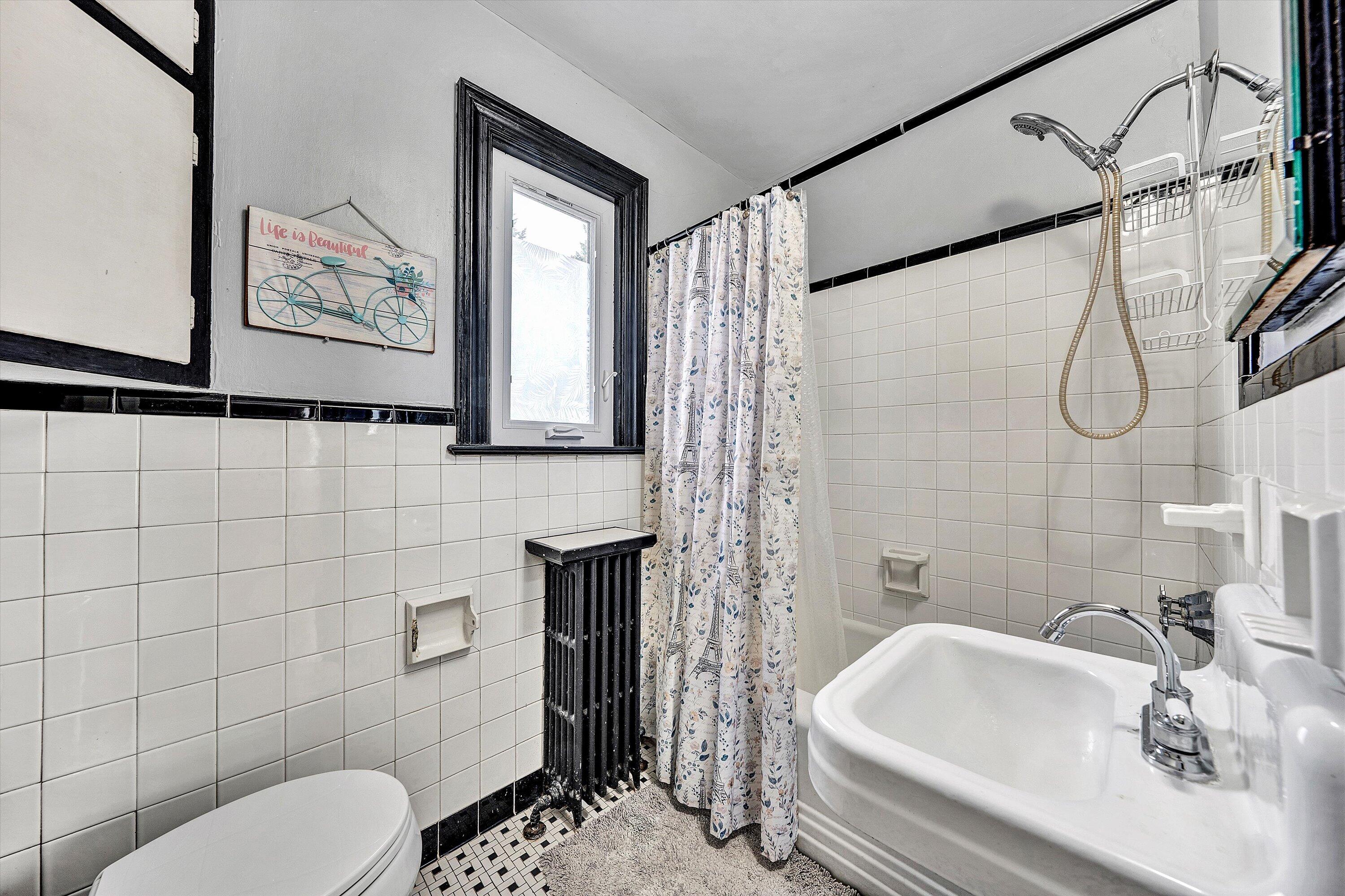 1933 Windsor AVE SW Unit: 4