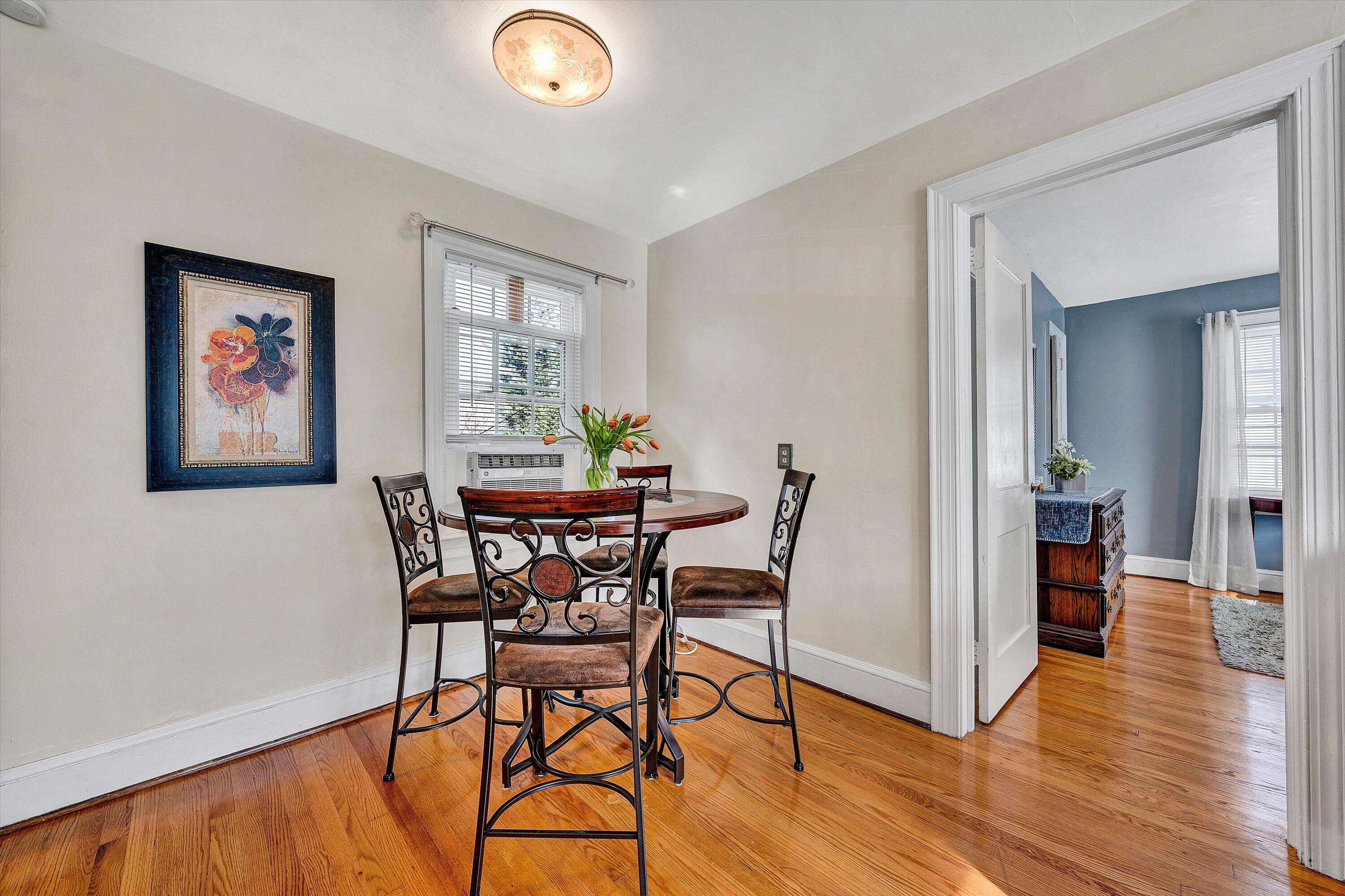 1933 Windsor AVE SW Unit: 4