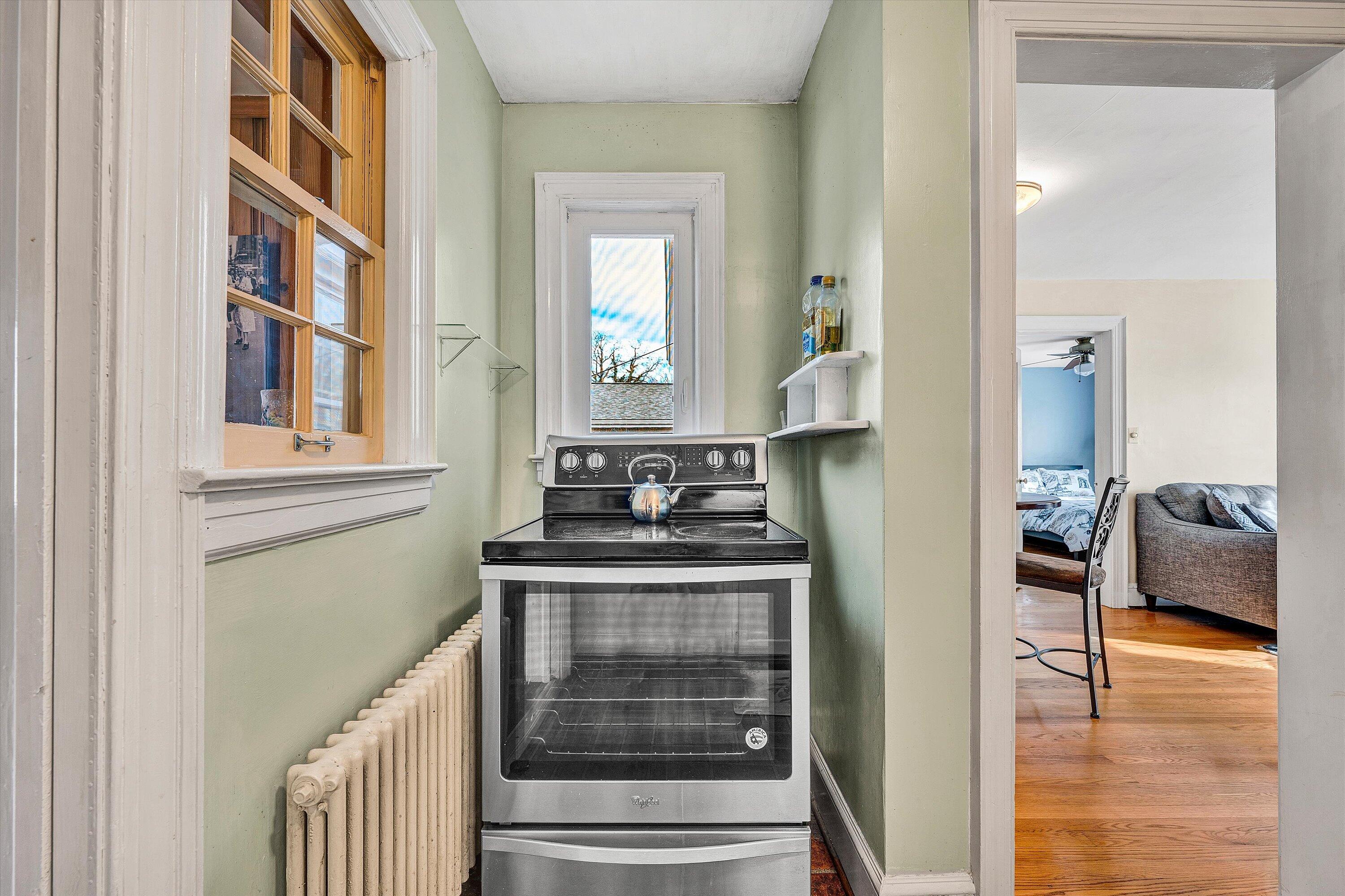 1933 Windsor AVE SW Unit: 4