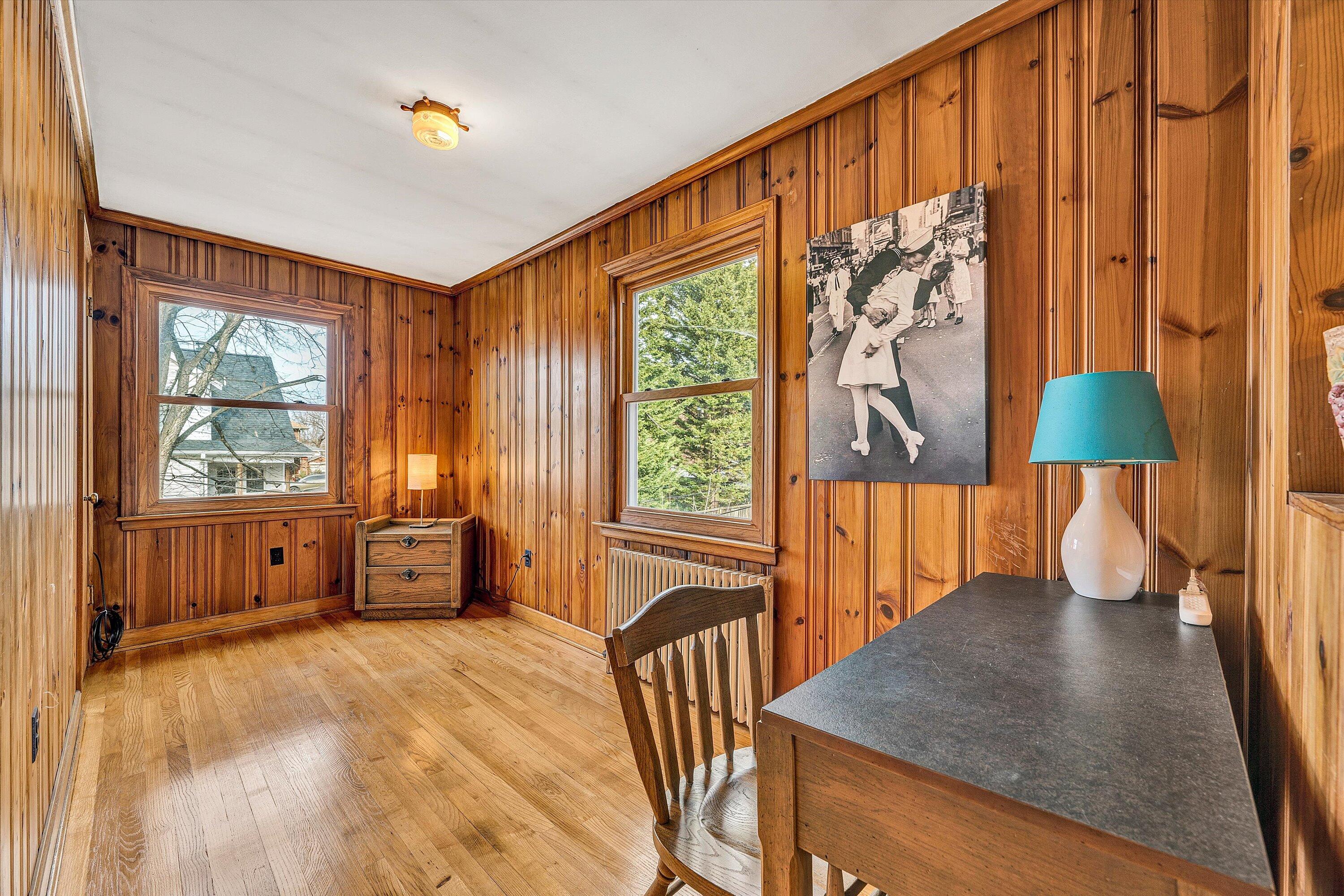 1933 Windsor AVE SW Unit: 4