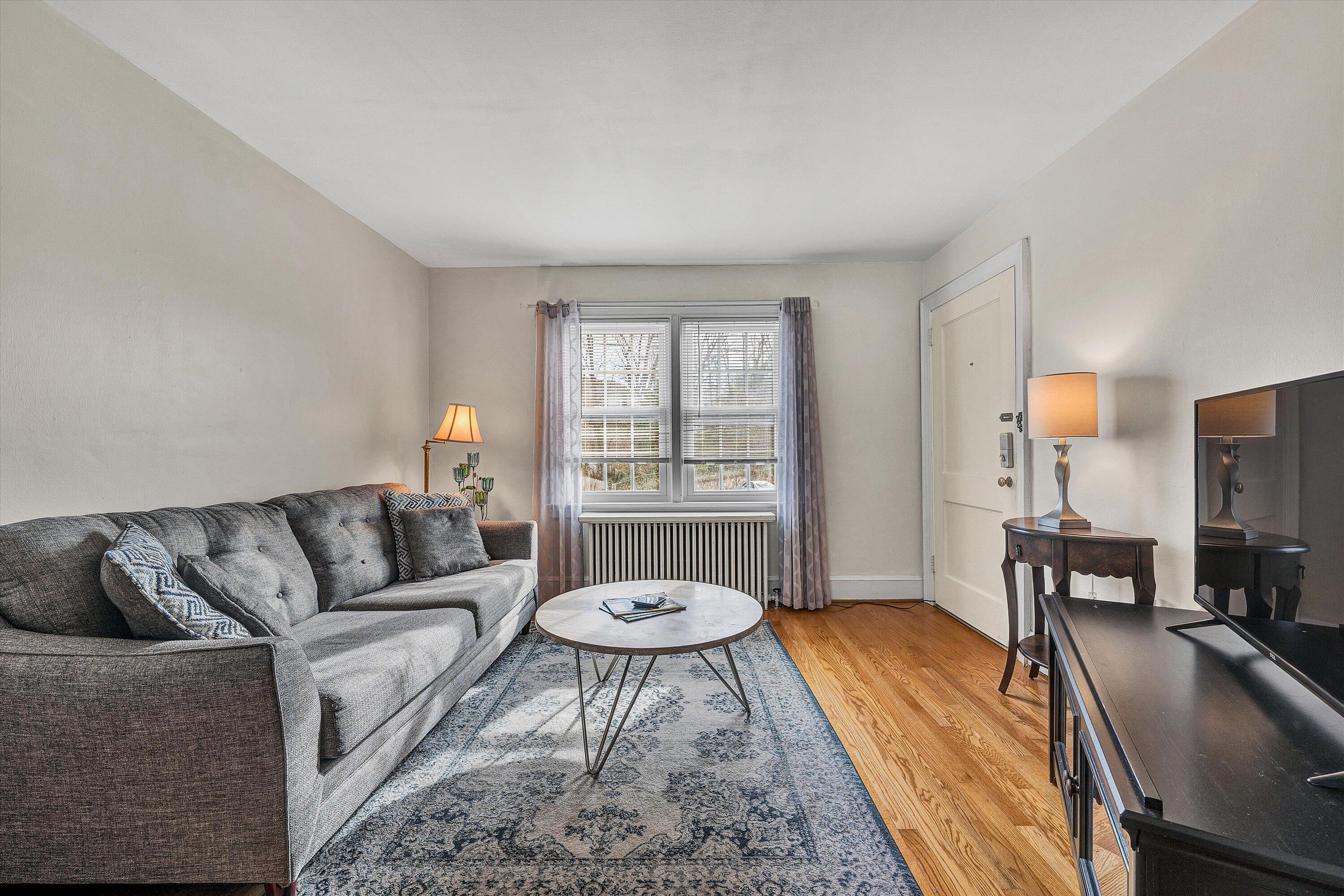 1933 Windsor AVE SW Unit: 4