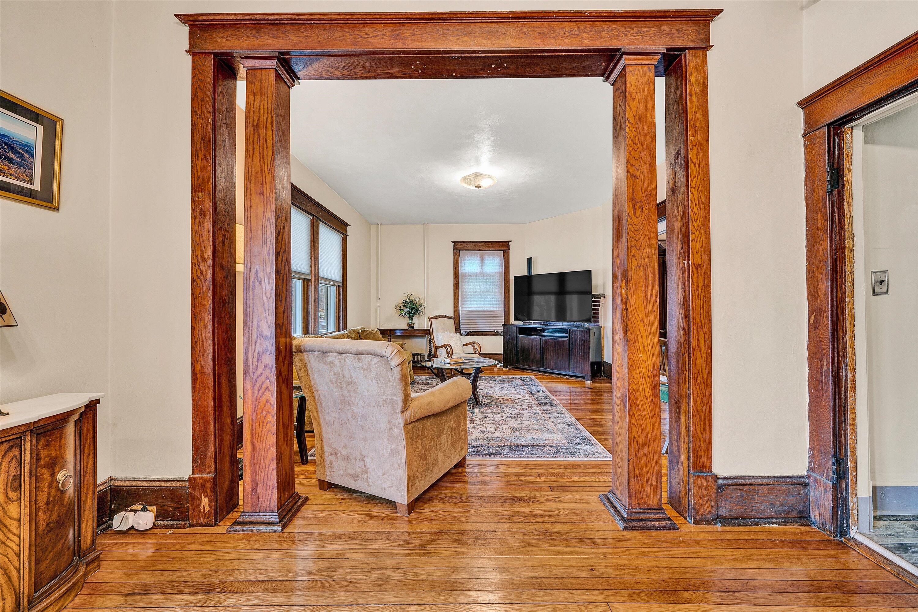 1602 Memorial AVE SW