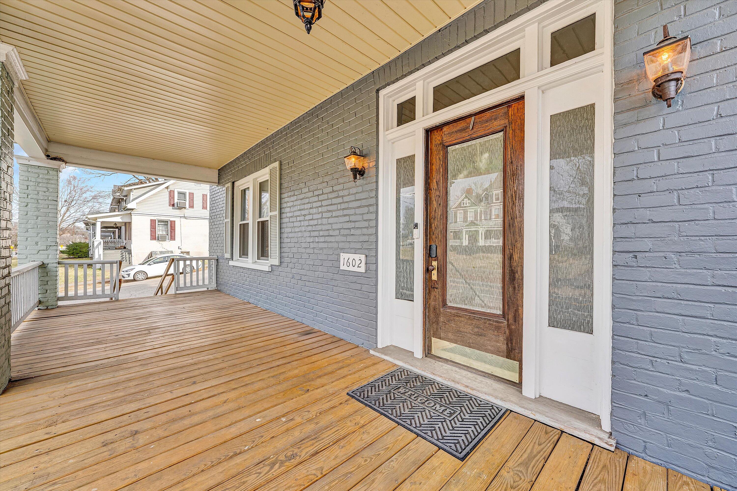 1602 Memorial AVE SW