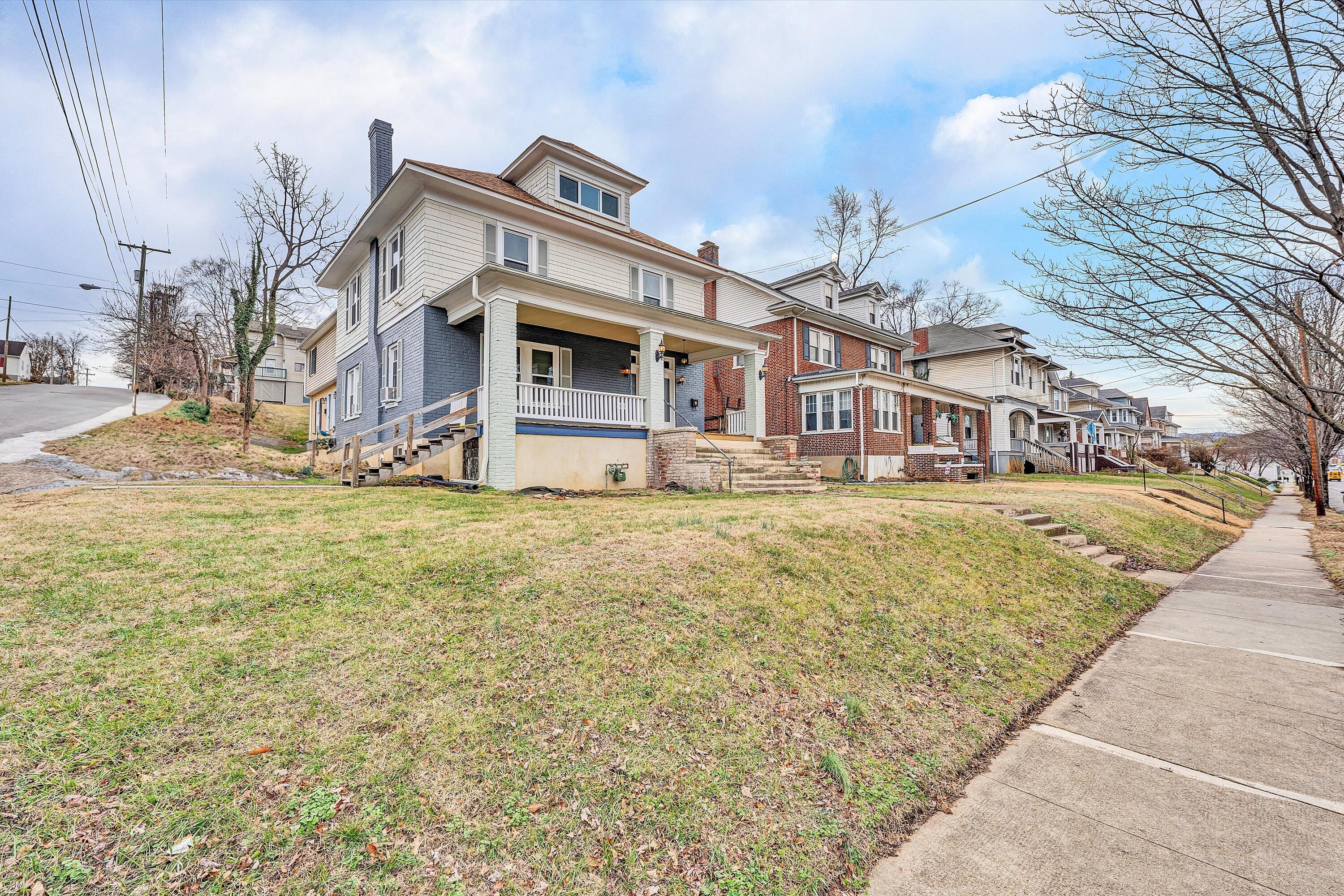 1602 Memorial AVE SW