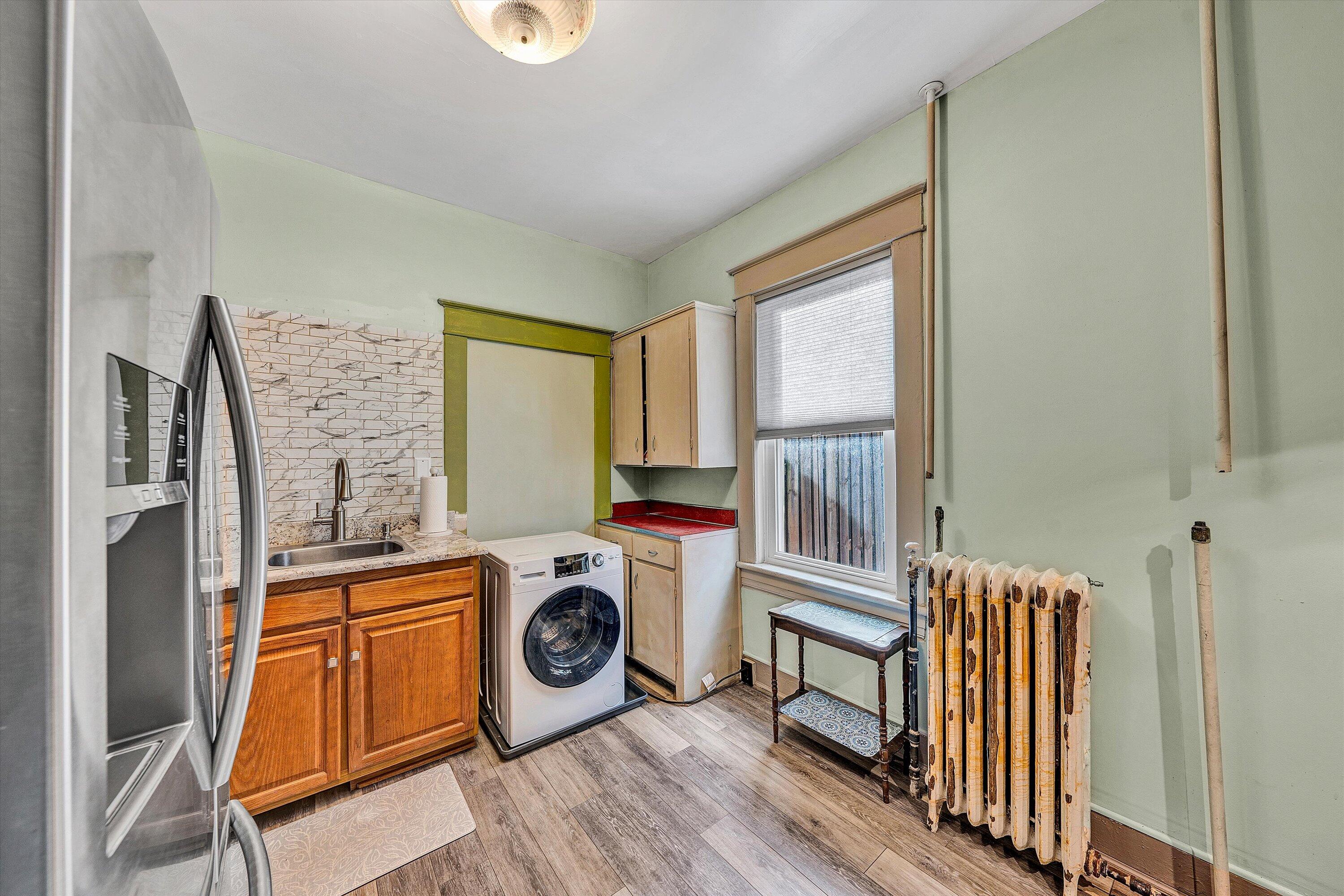 1602 Memorial AVE SW