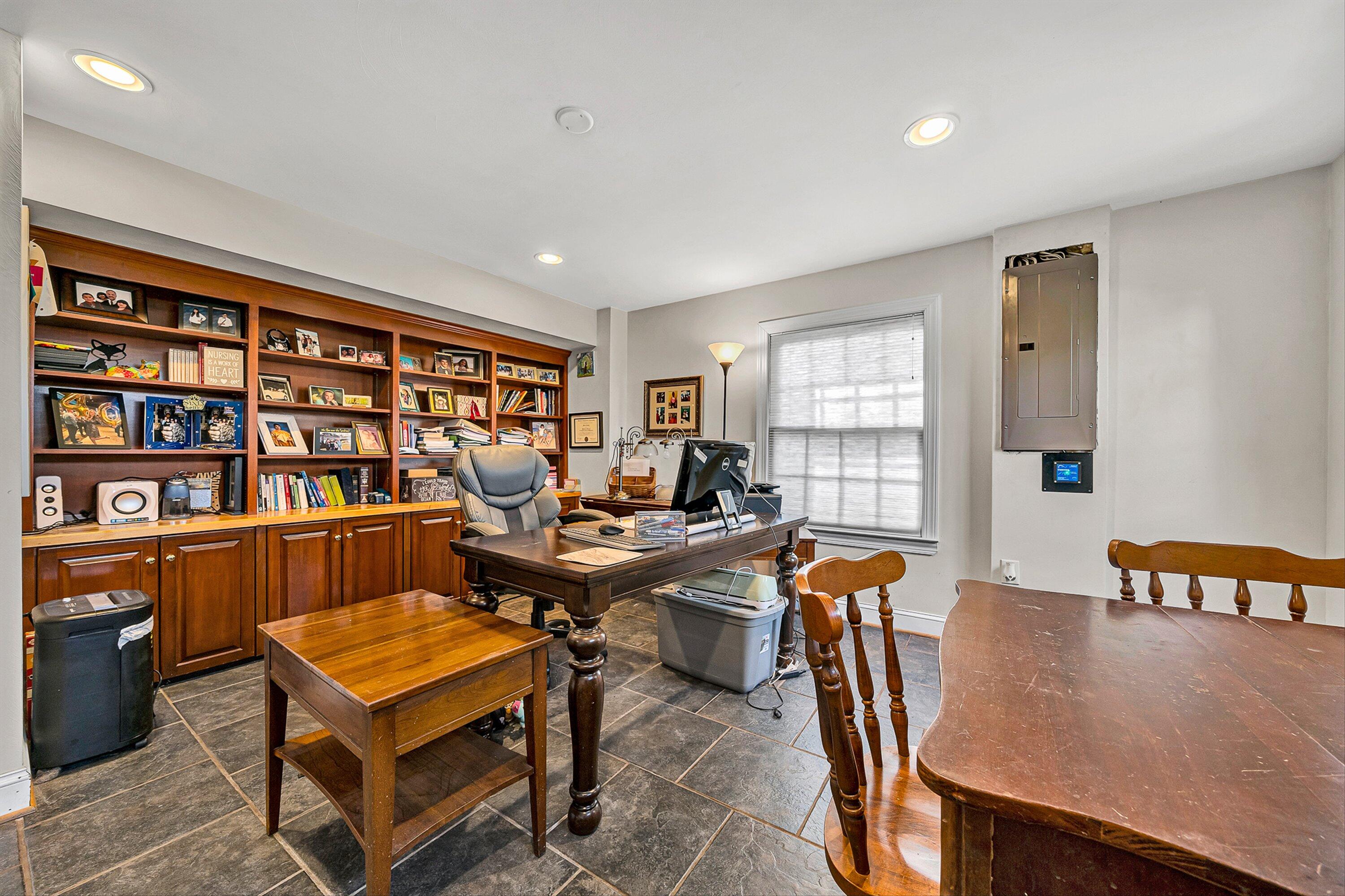 3535 Windsor Oaks CIR SW