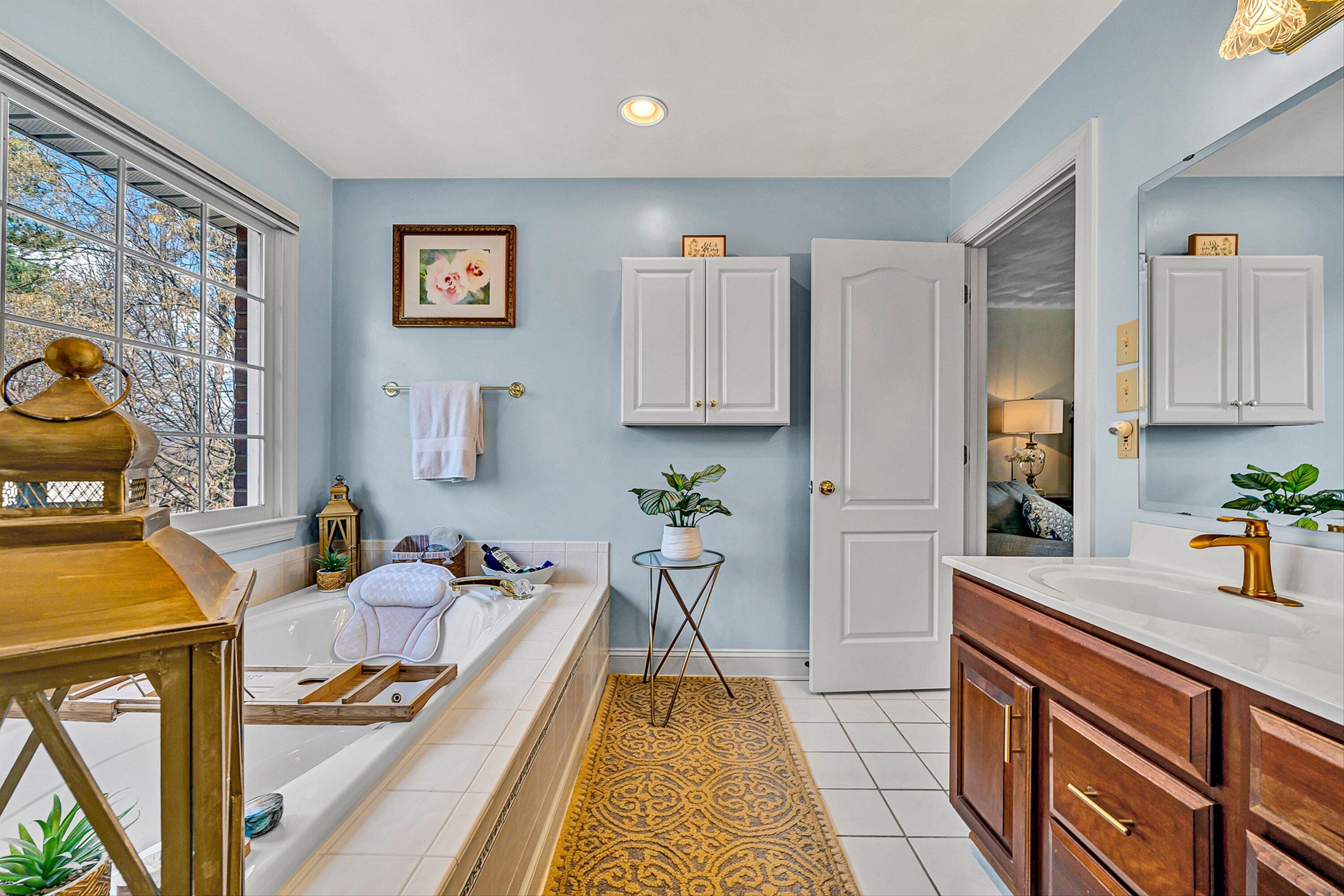 3535 Windsor Oaks CIR SW