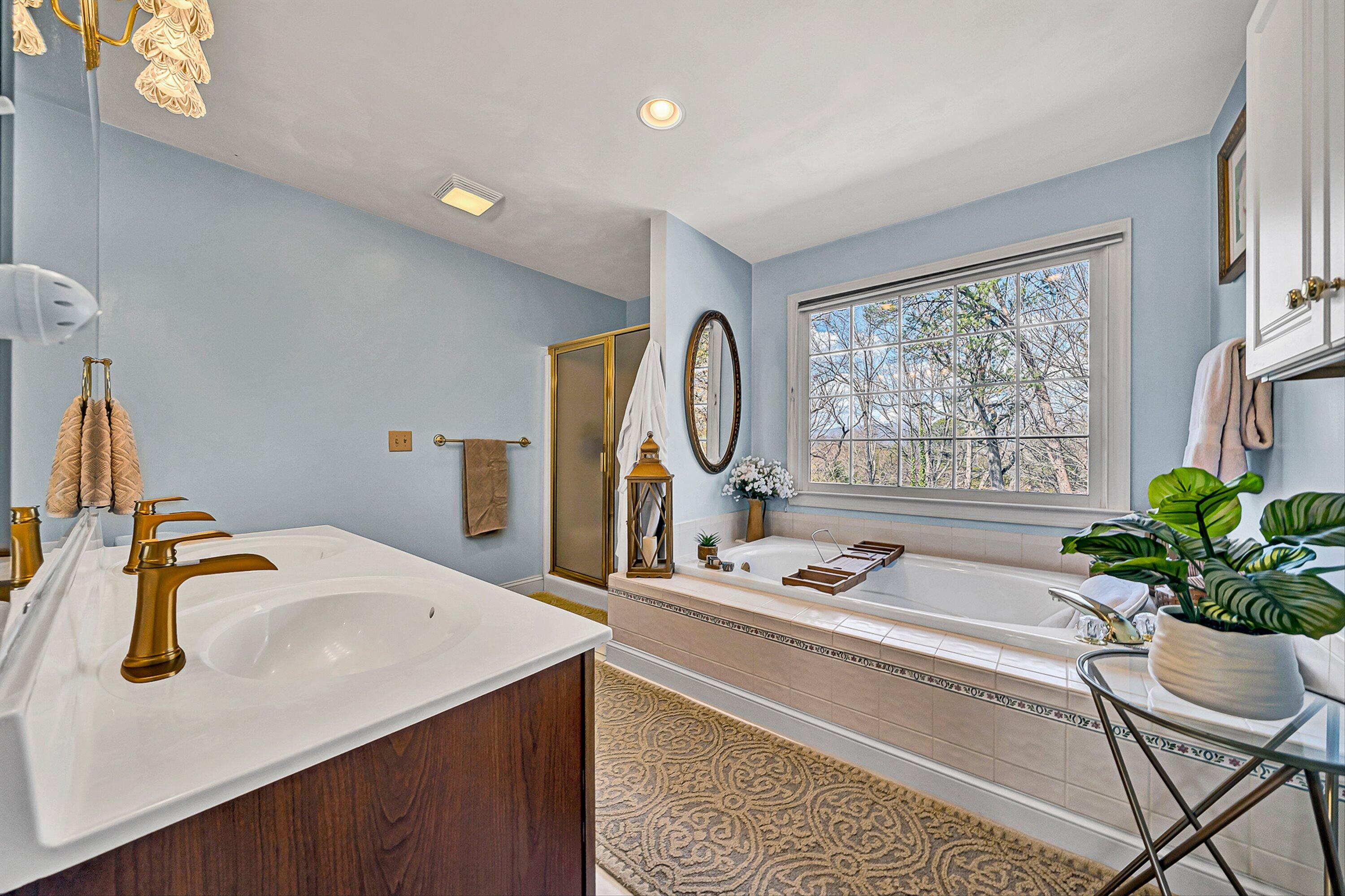 3535 Windsor Oaks CIR SW
