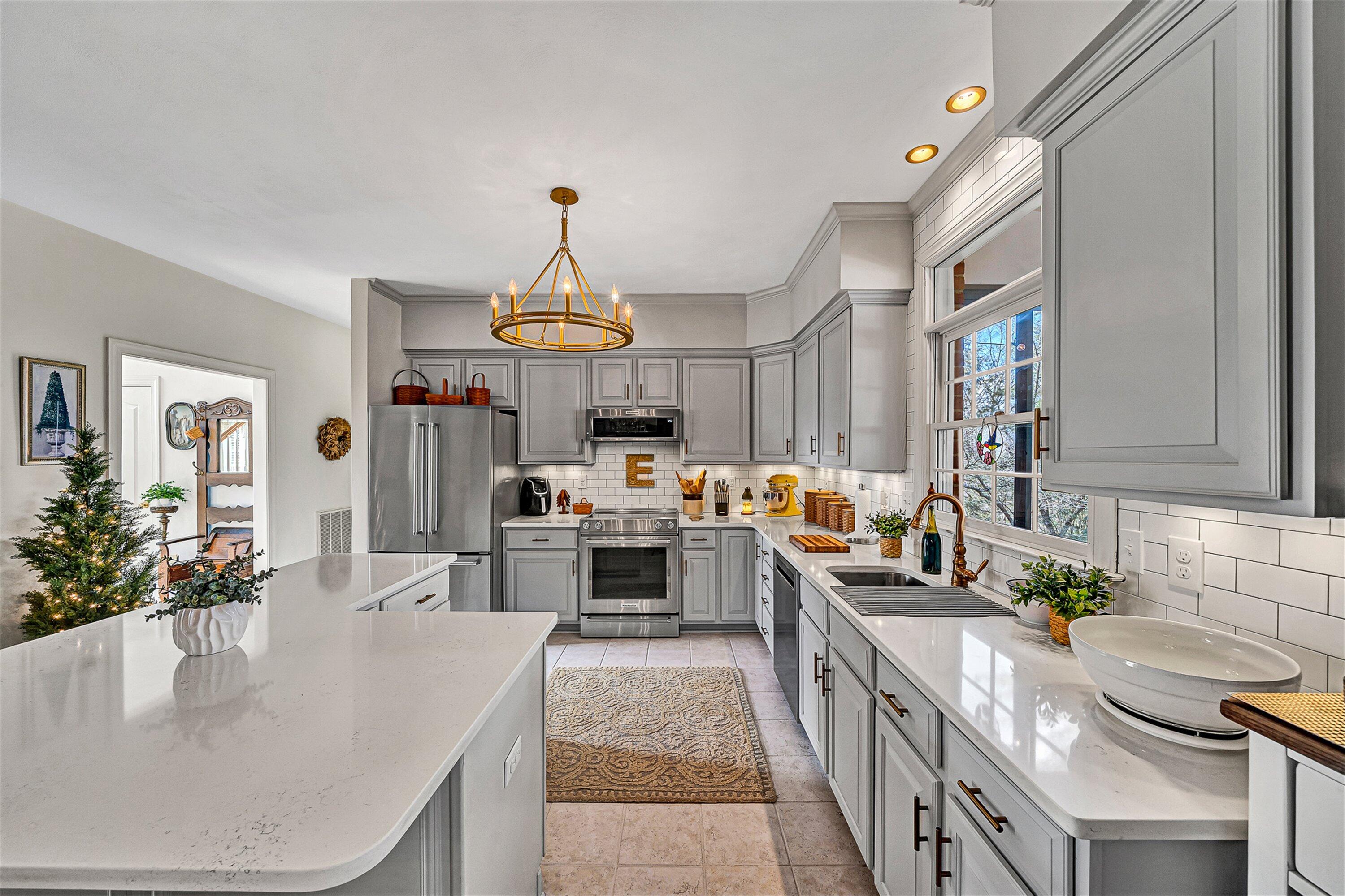 3535 Windsor Oaks CIR SW