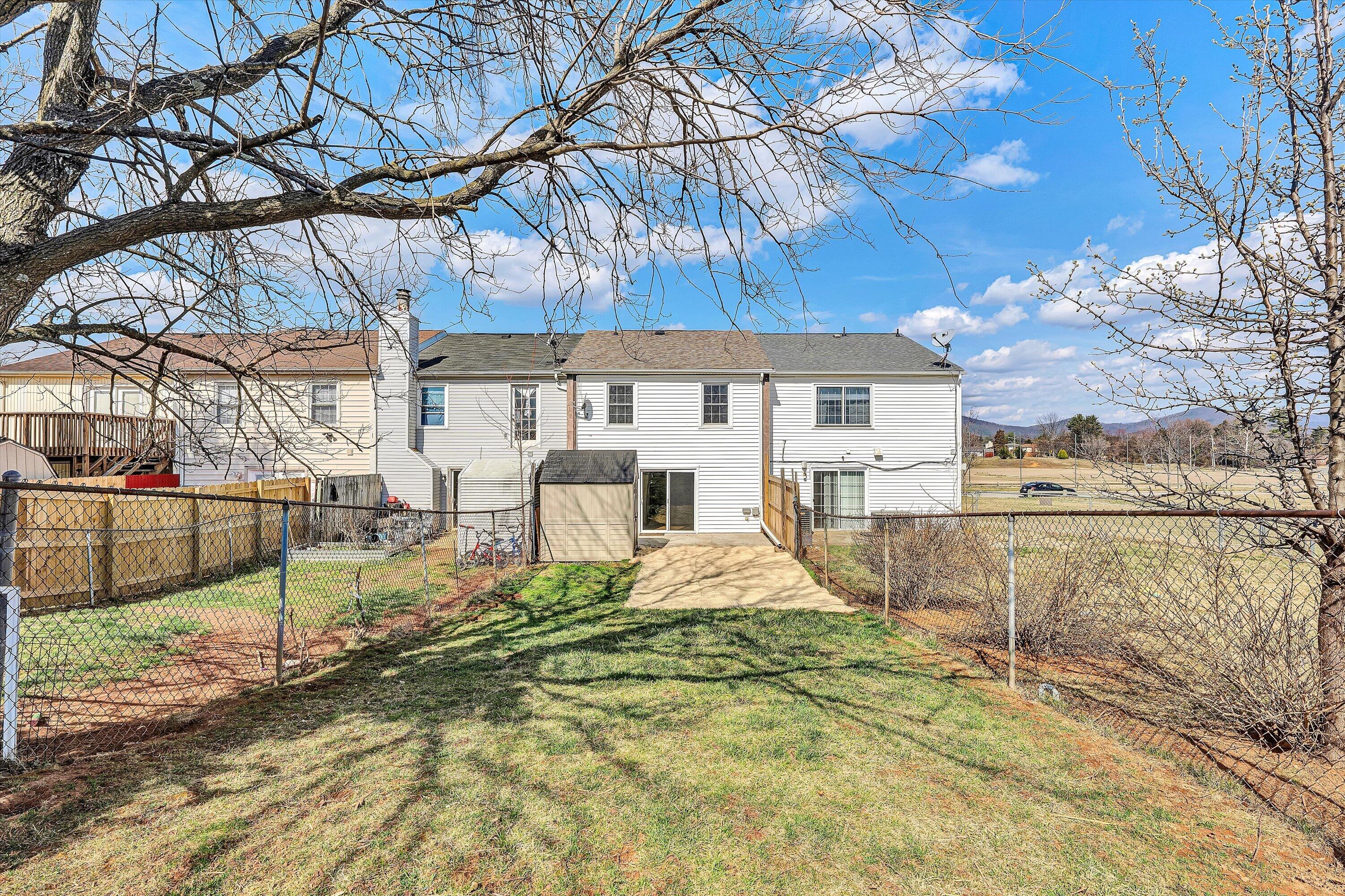 2323 Ranch RD NW