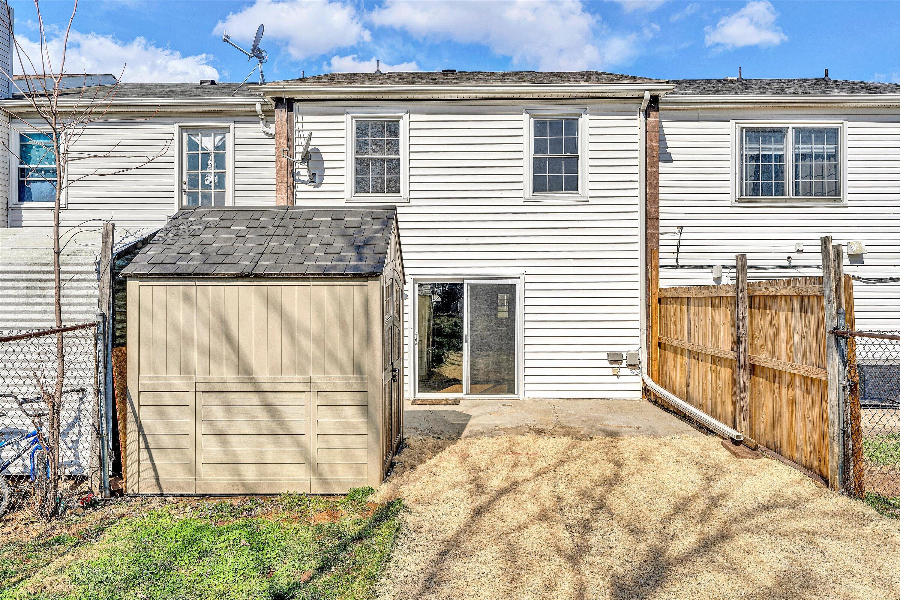 2323 Ranch RD NW