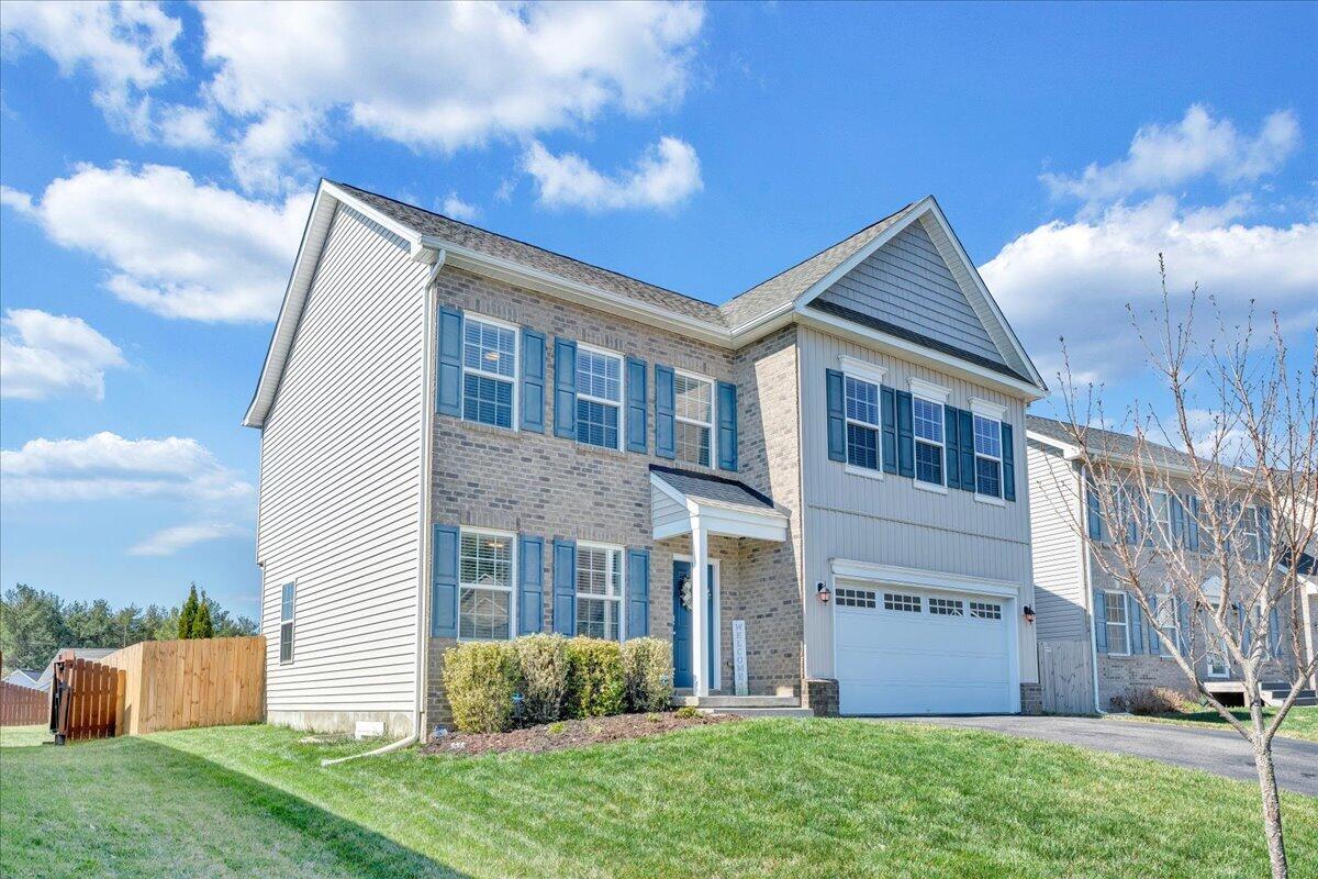2064 Lawson LN