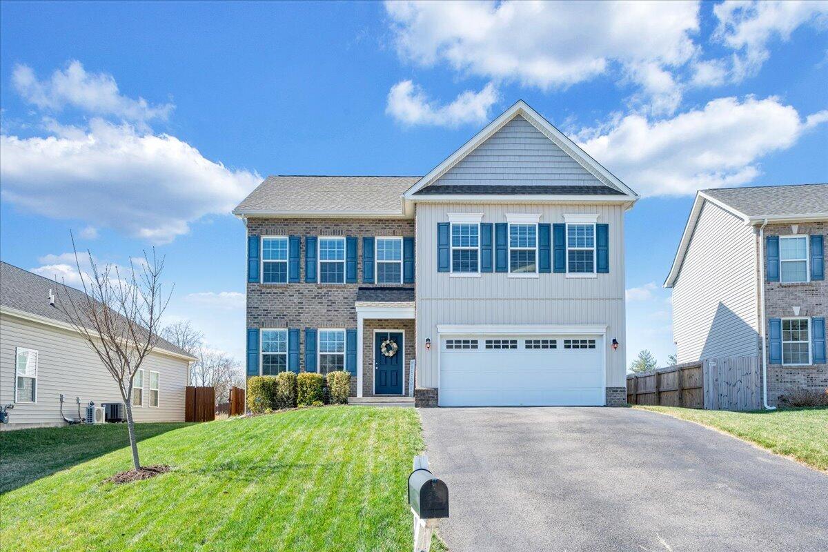 2064 Lawson LN