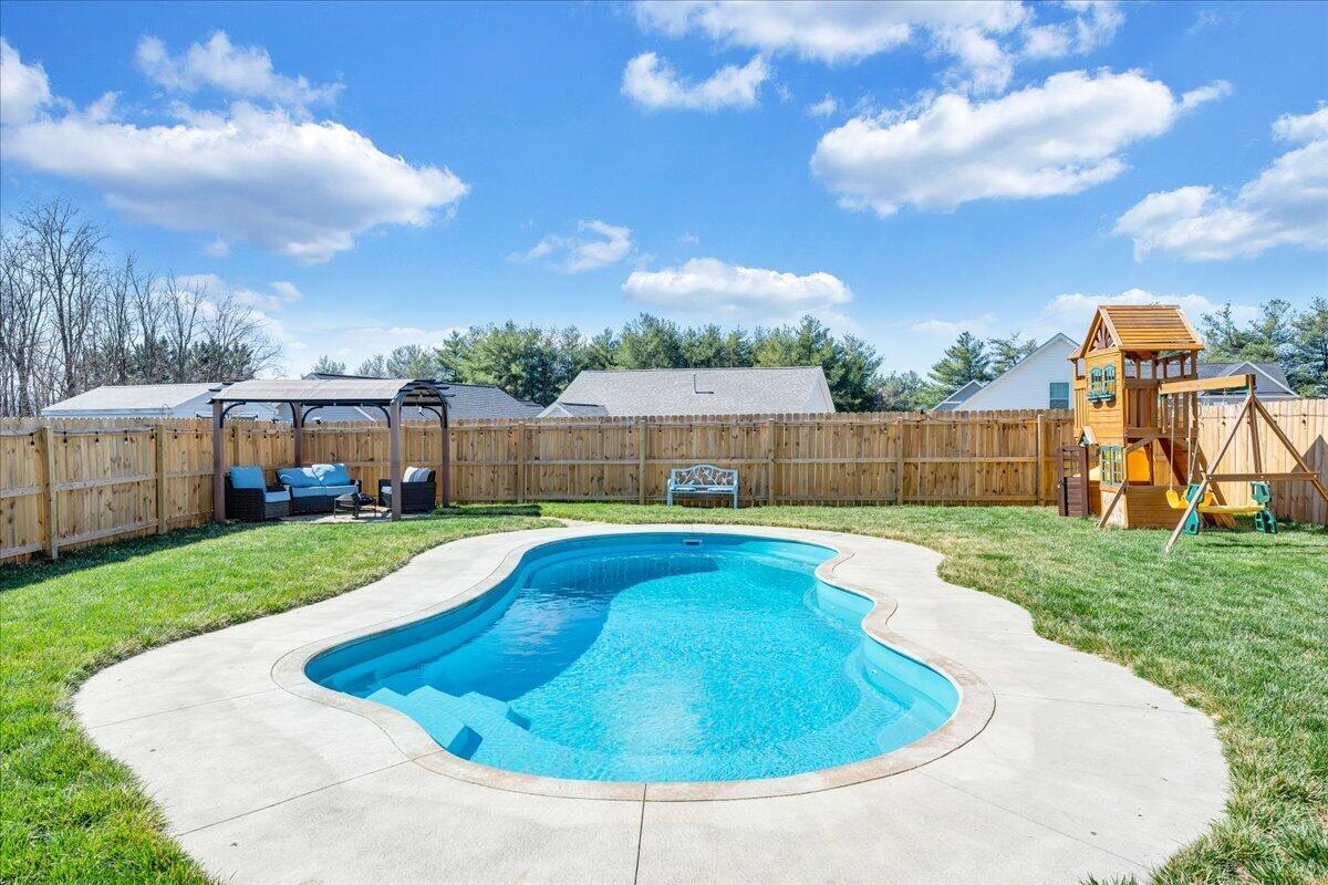 2064 Lawson LN