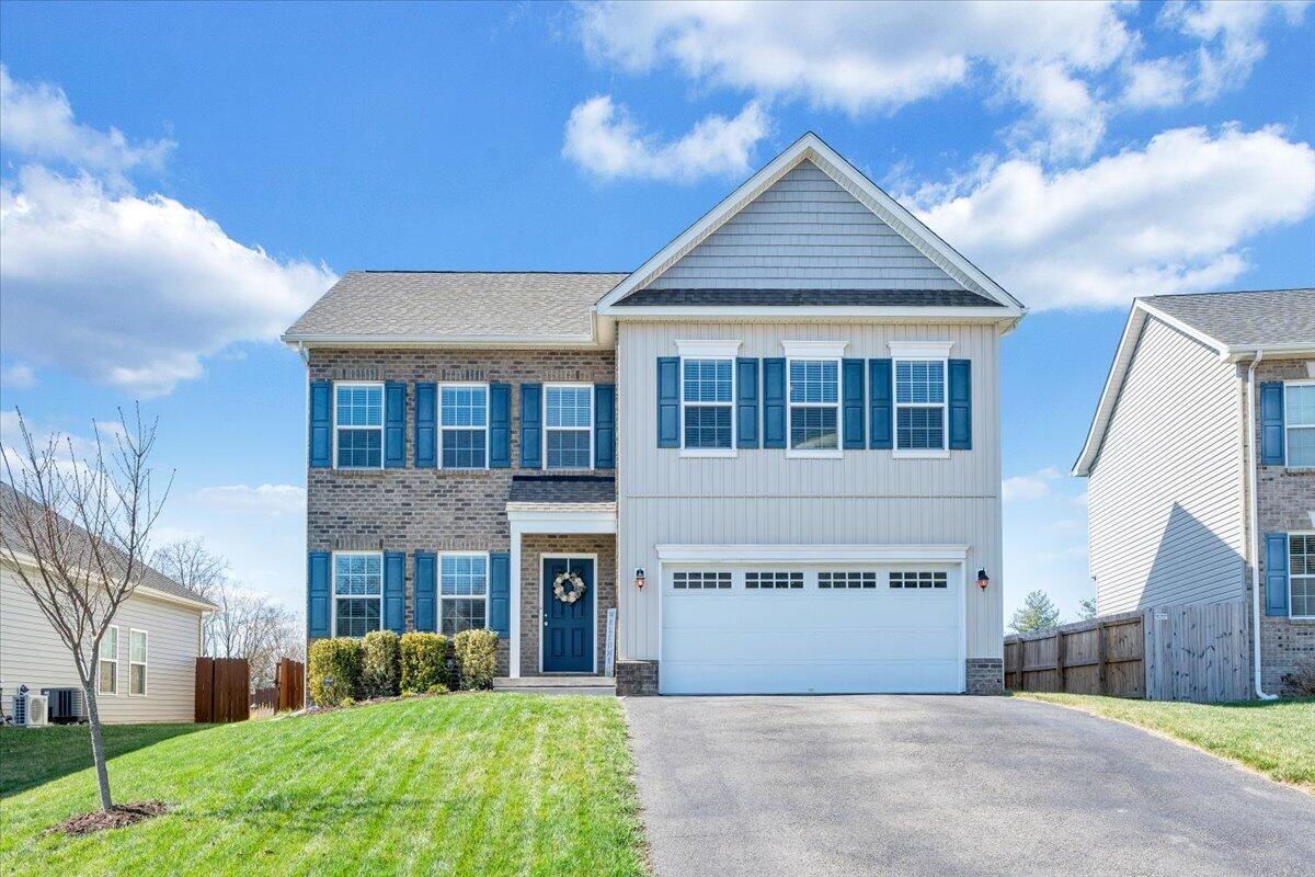 2064 Lawson LN