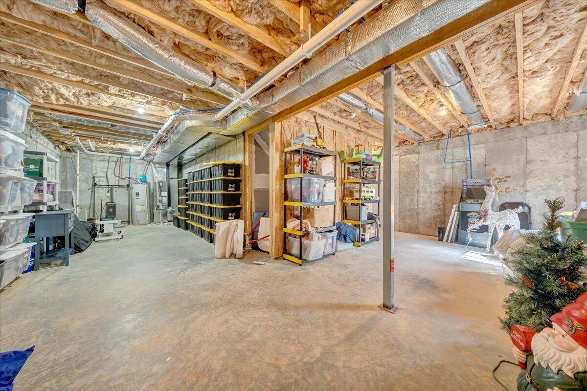 2064 Lawson LN