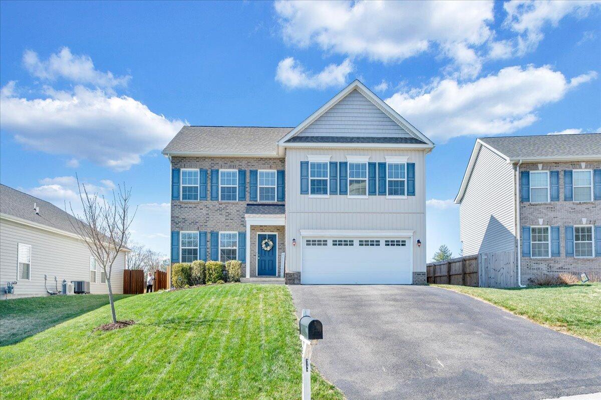 2064 Lawson LN