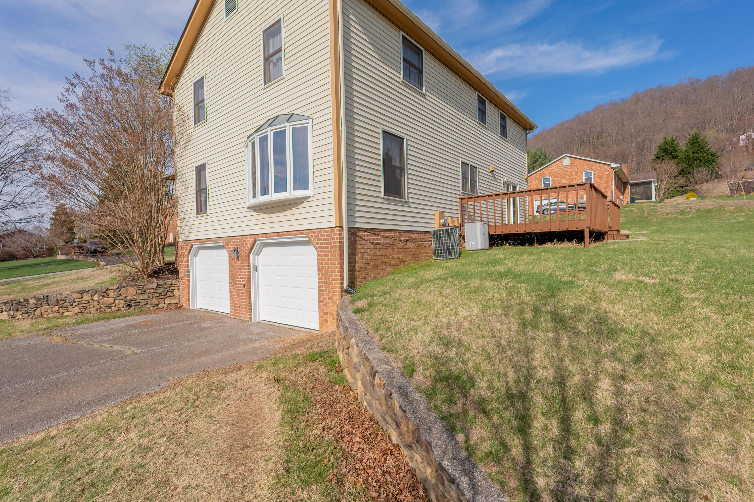 4106 Falling Creek DR