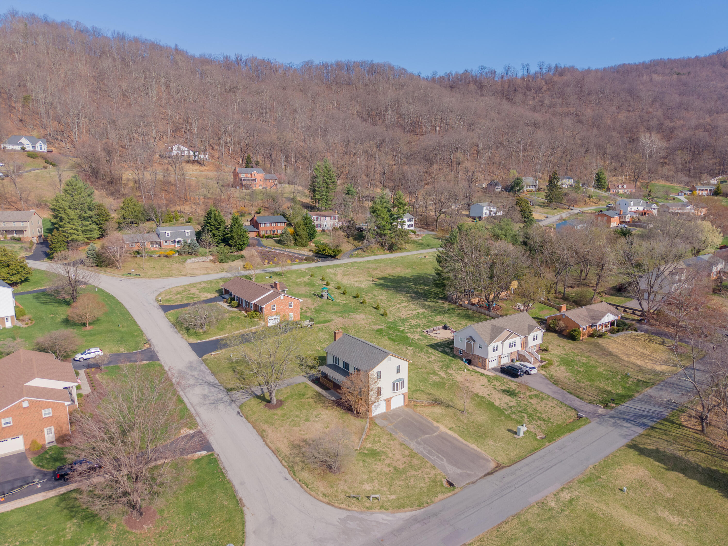 4106 Falling Creek DR