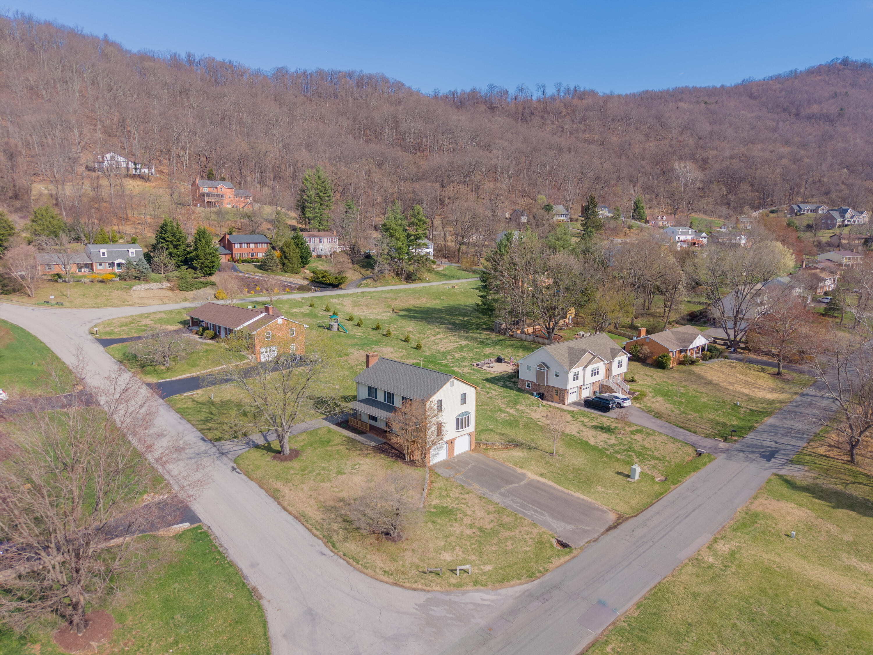 4106 Falling Creek DR