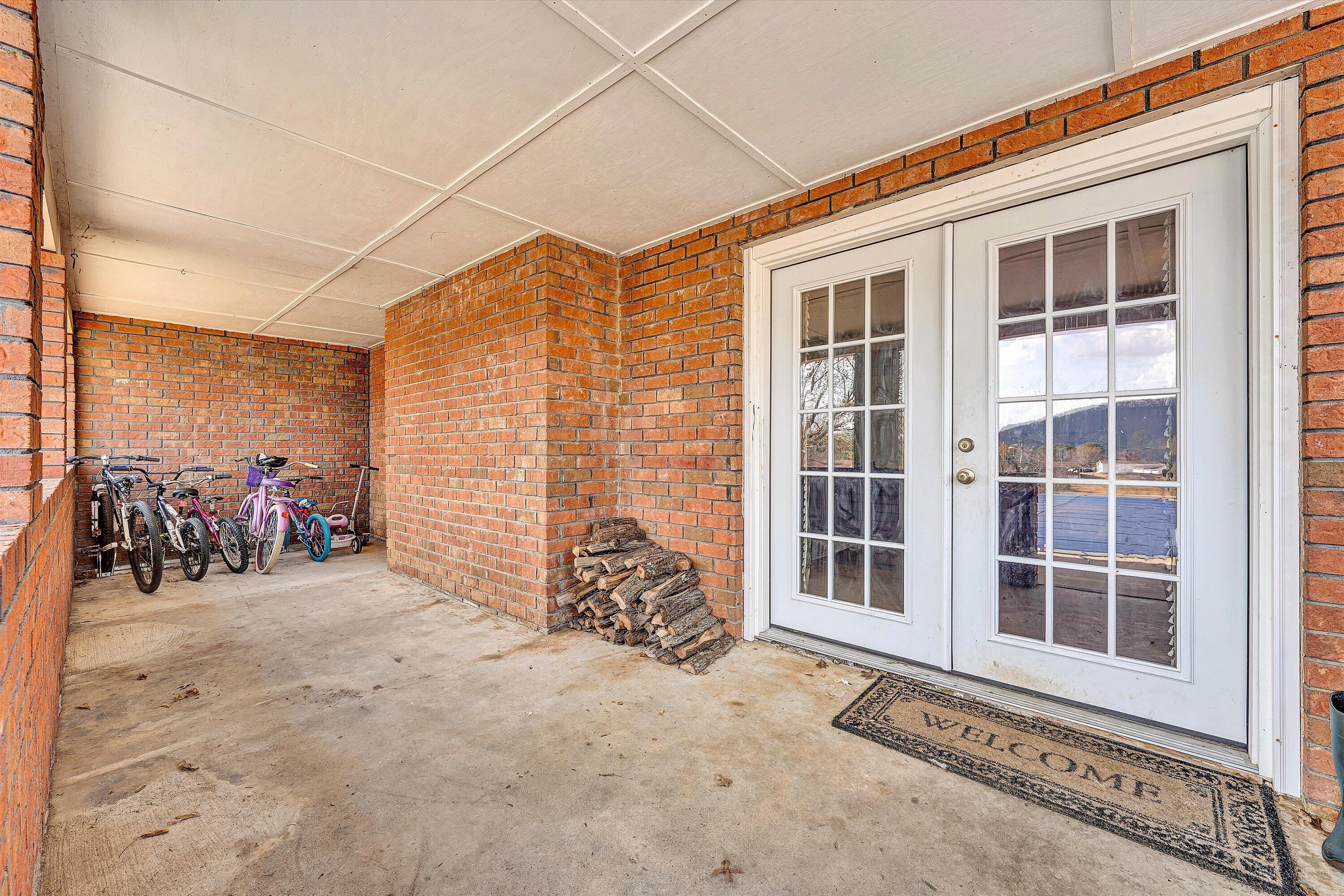 4043 Mockingbird Hill RD