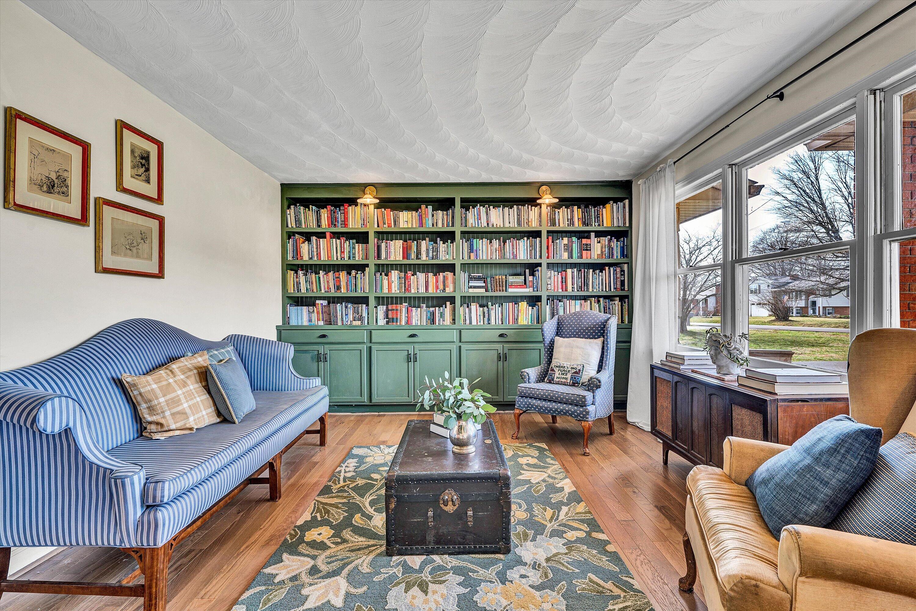 4043 Mockingbird Hill RD