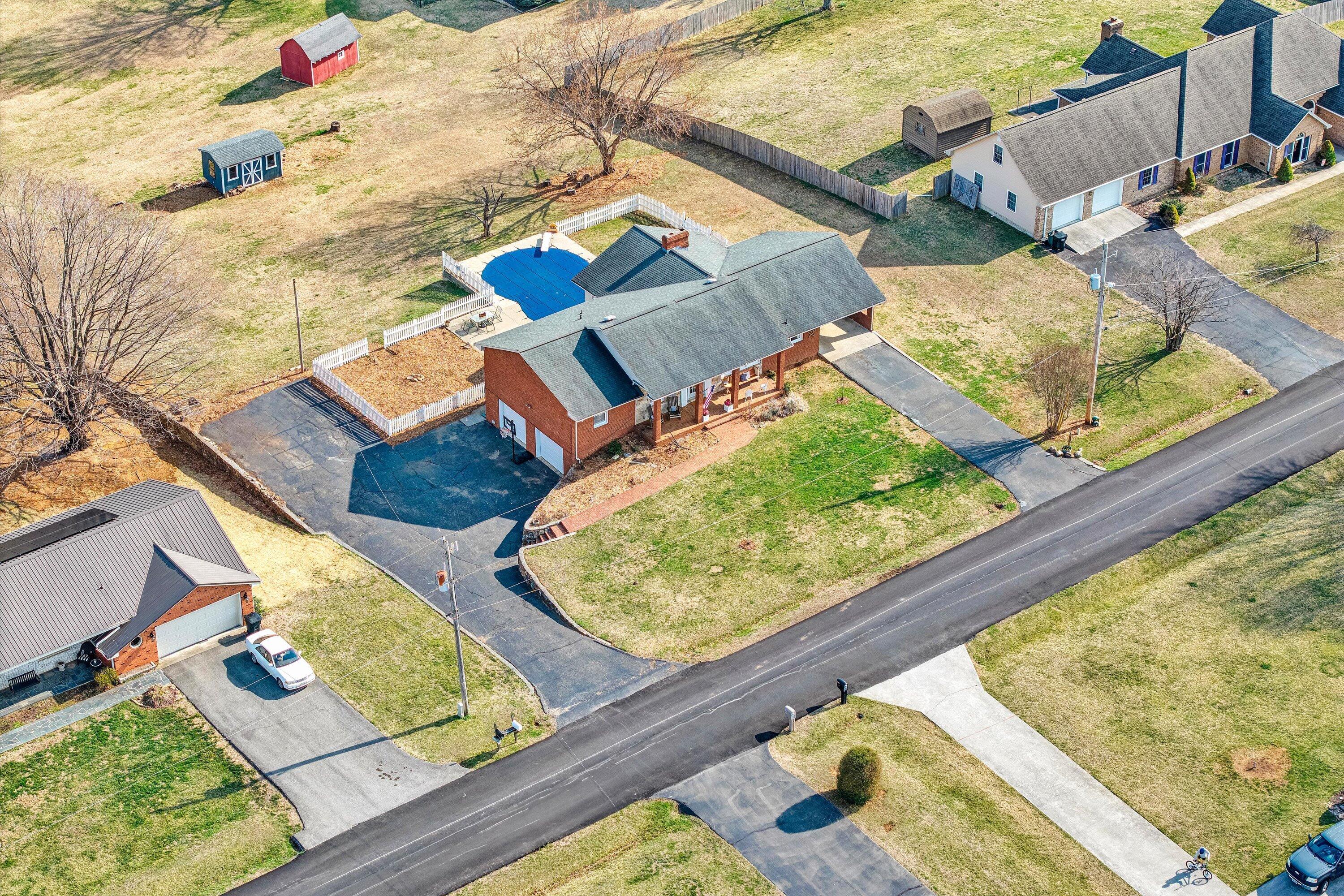 4043 Mockingbird Hill RD