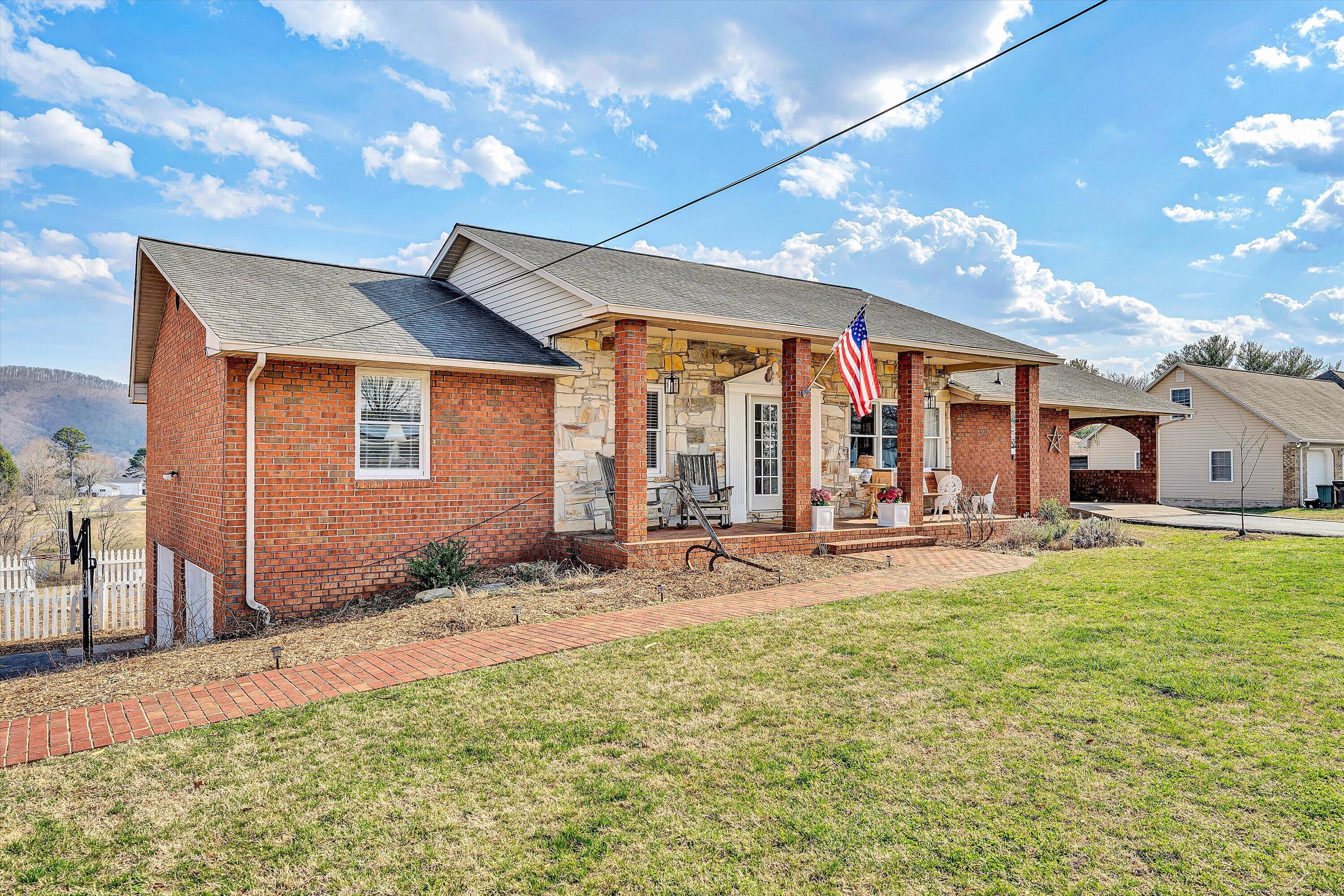 4043 Mockingbird Hill RD