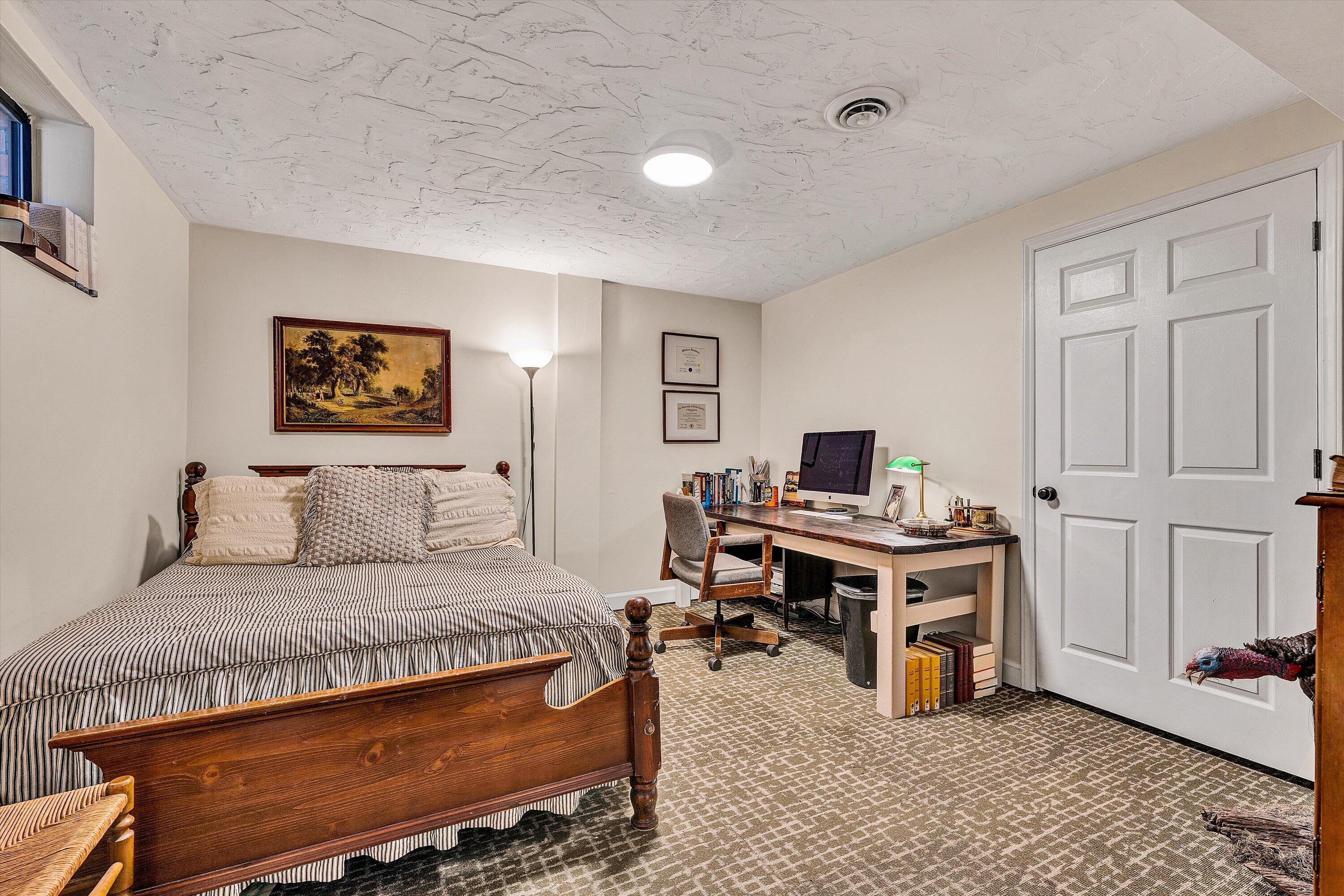 4043 Mockingbird Hill RD