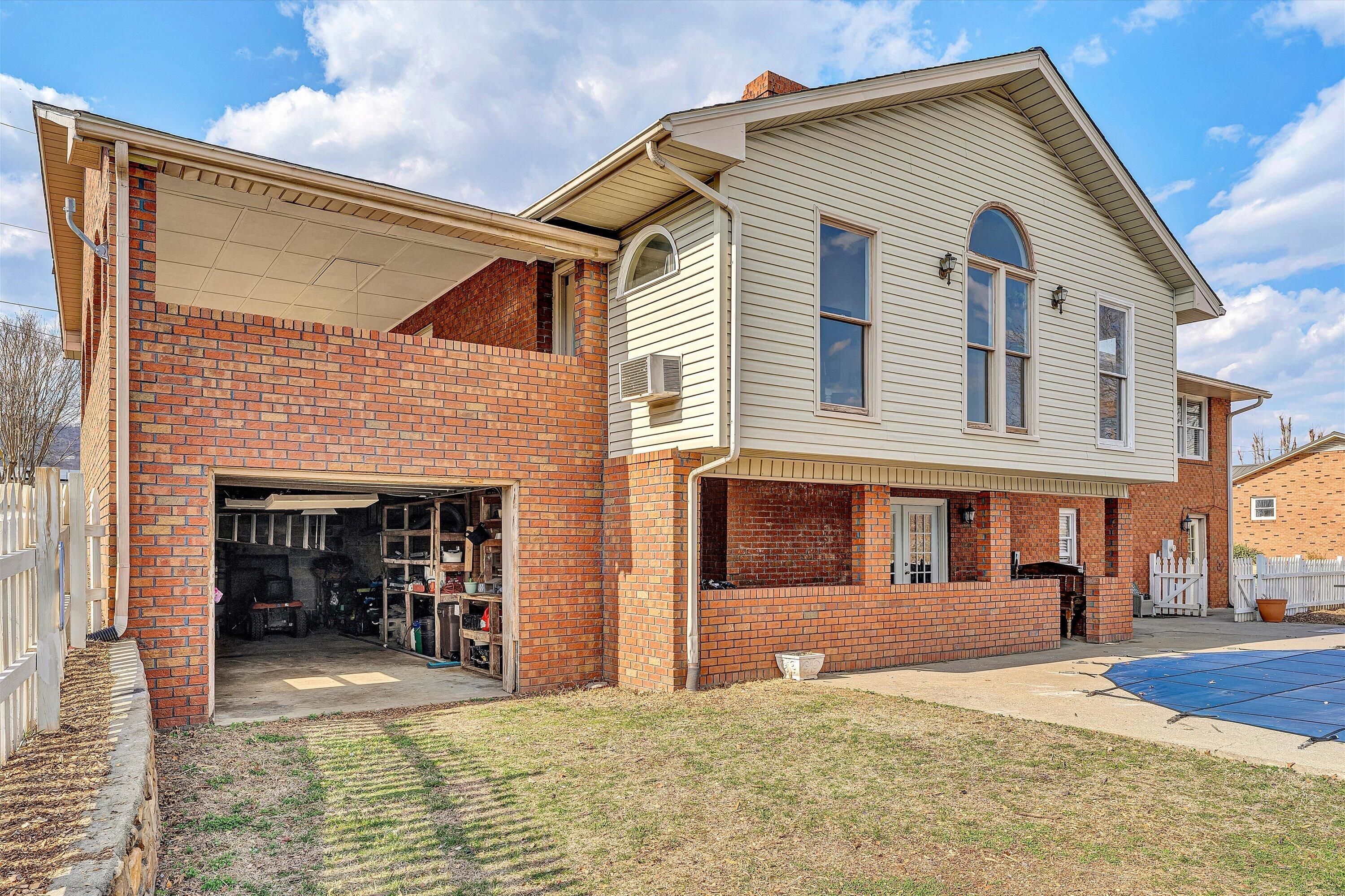 4043 Mockingbird Hill RD