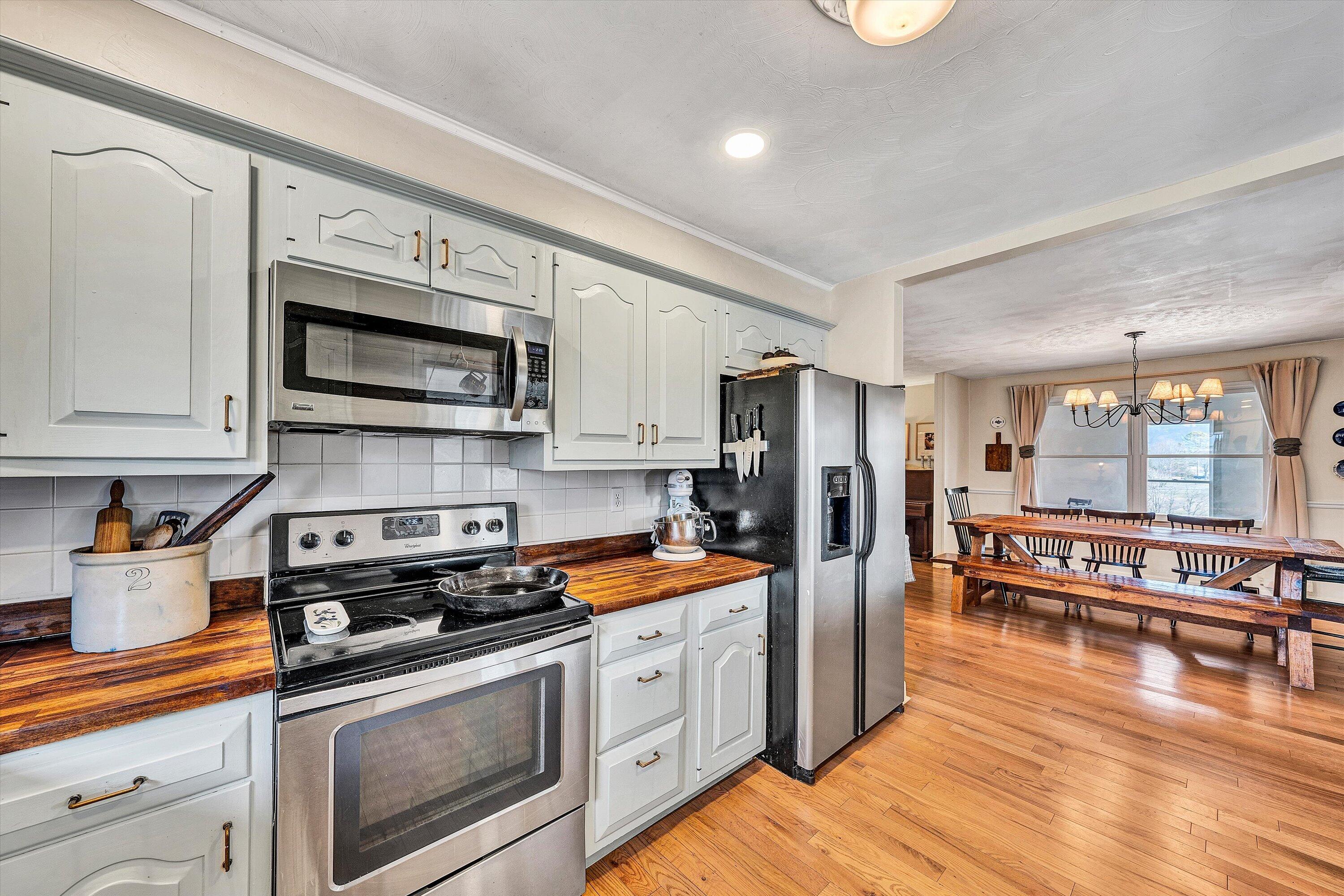 4043 Mockingbird Hill RD