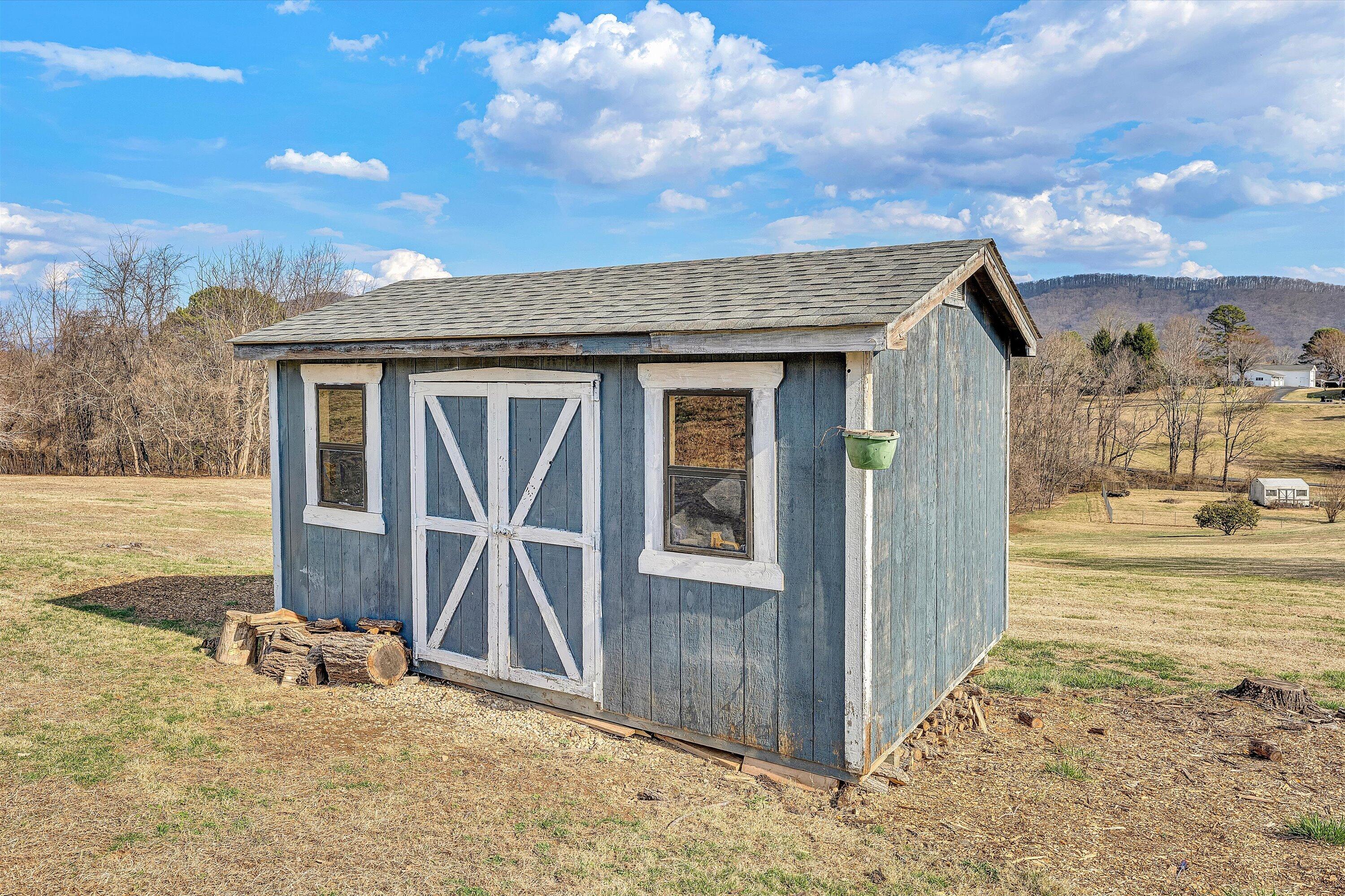 4043 Mockingbird Hill RD