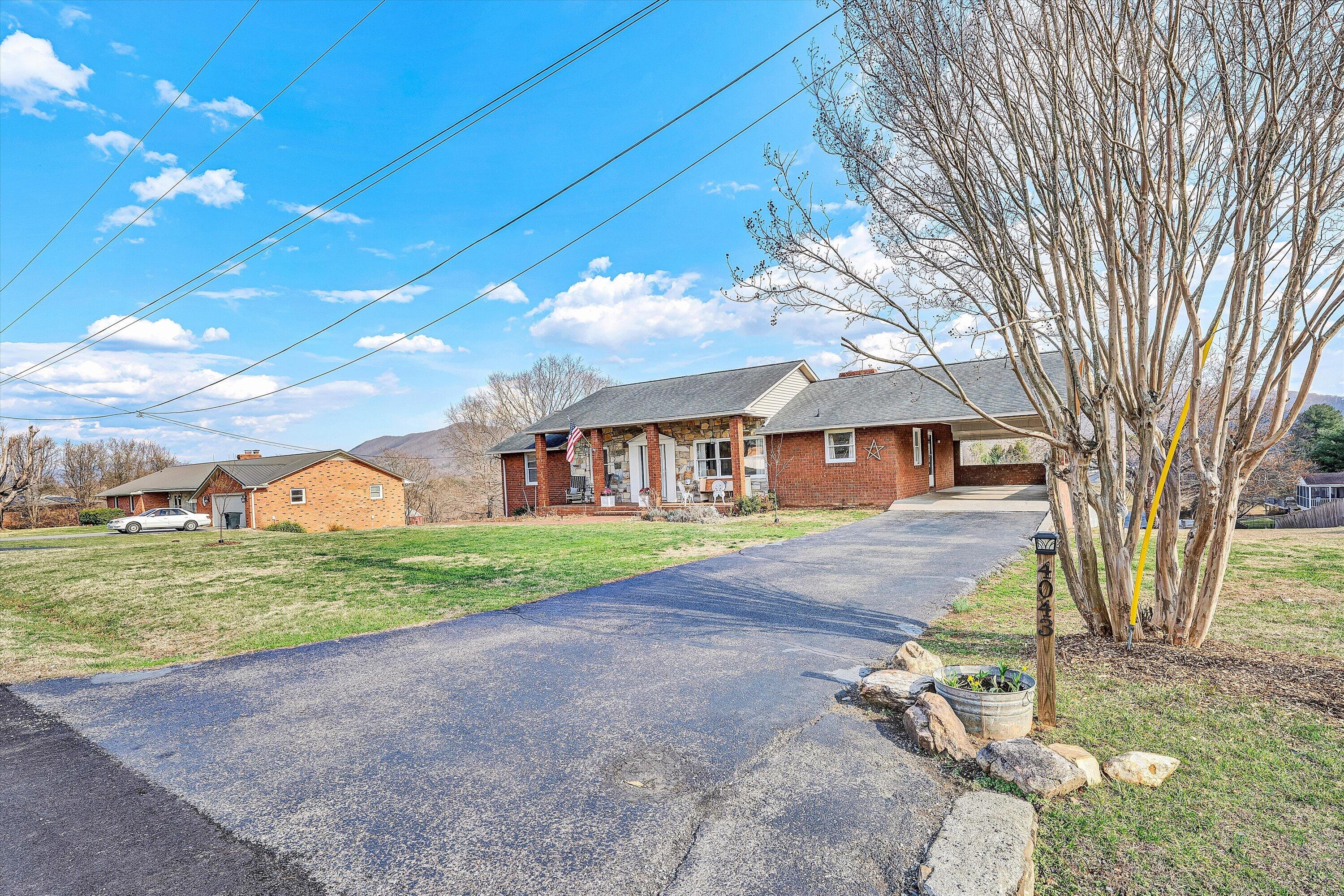 4043 Mockingbird Hill RD