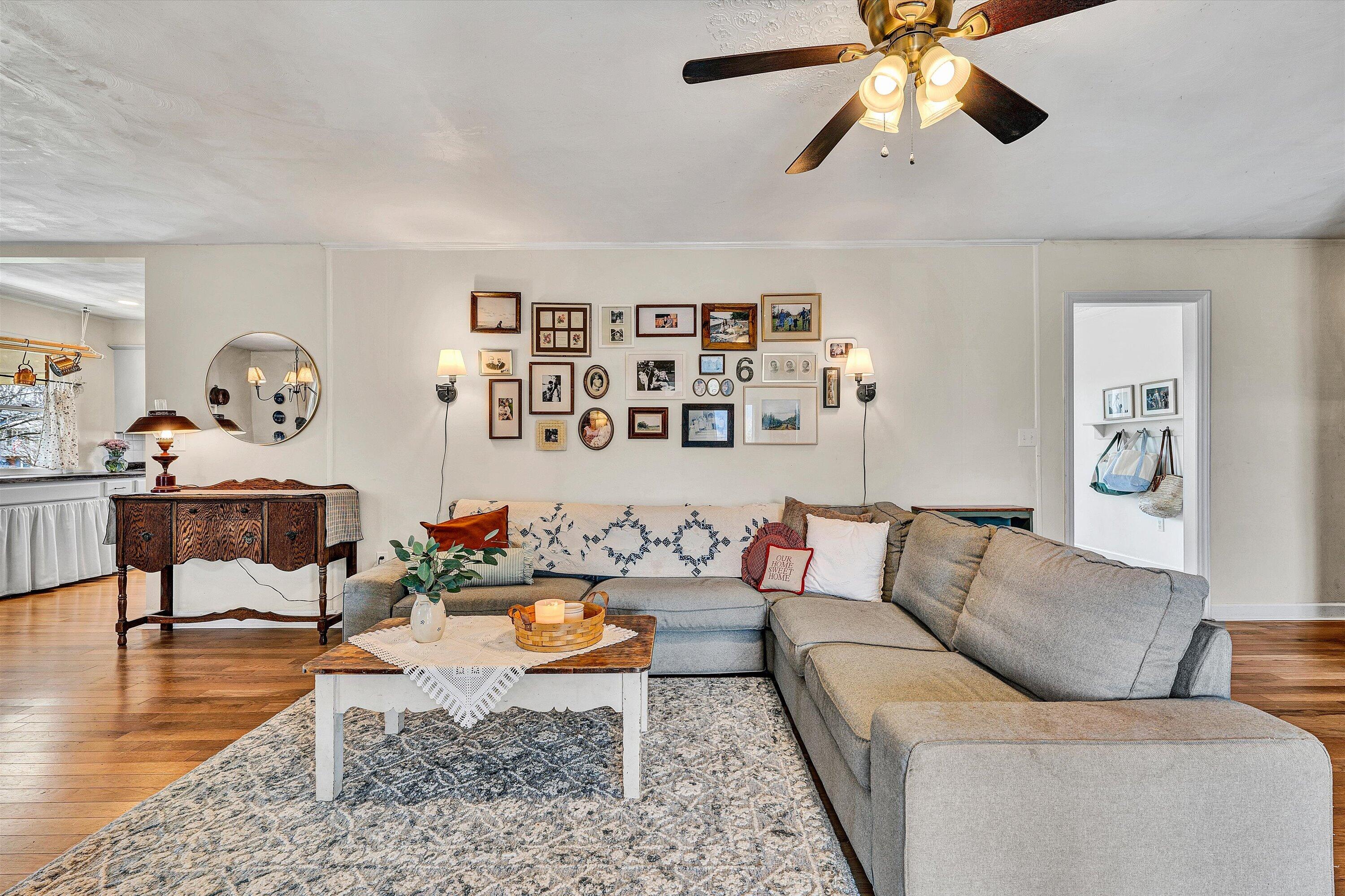 4043 Mockingbird Hill RD