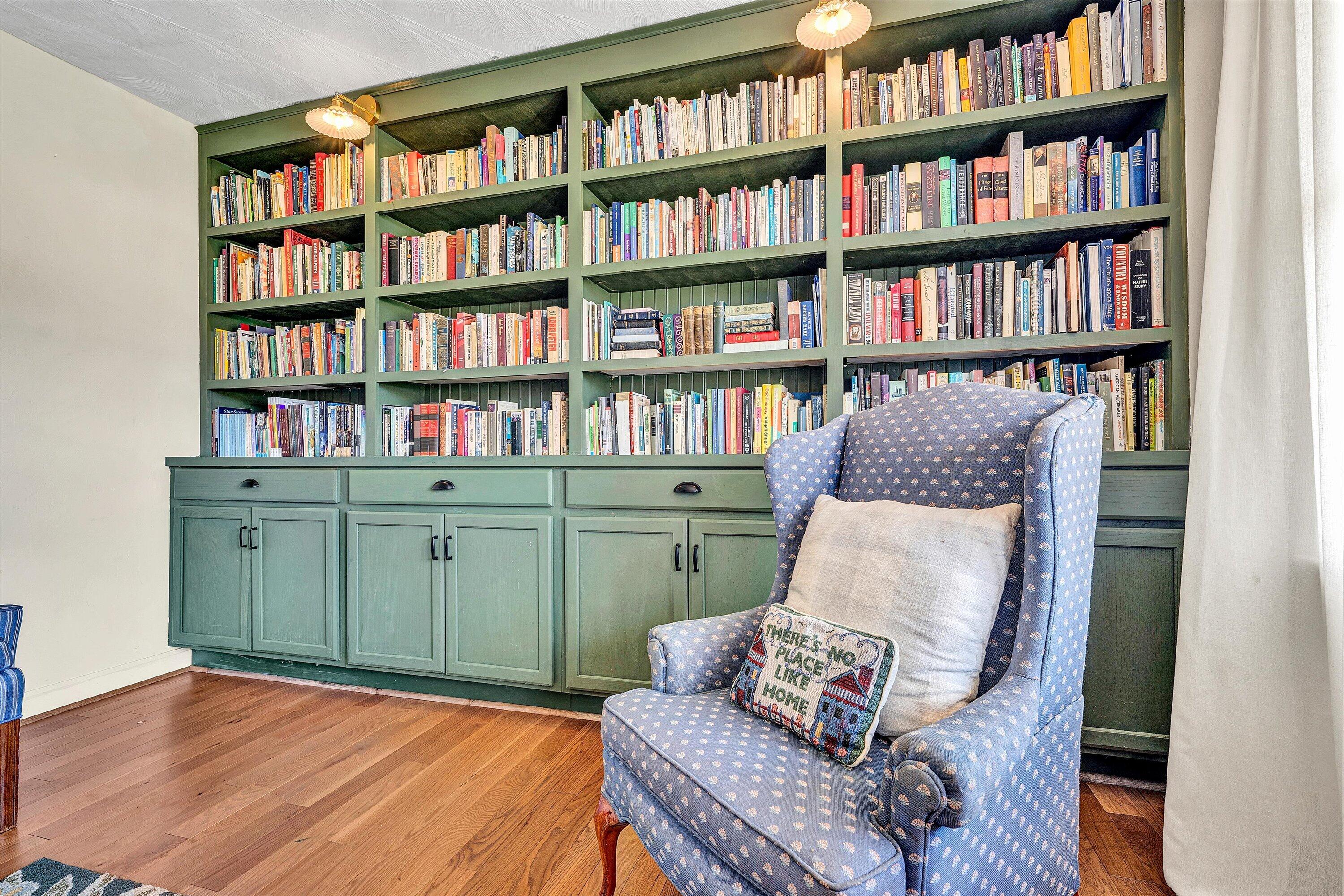4043 Mockingbird Hill RD
