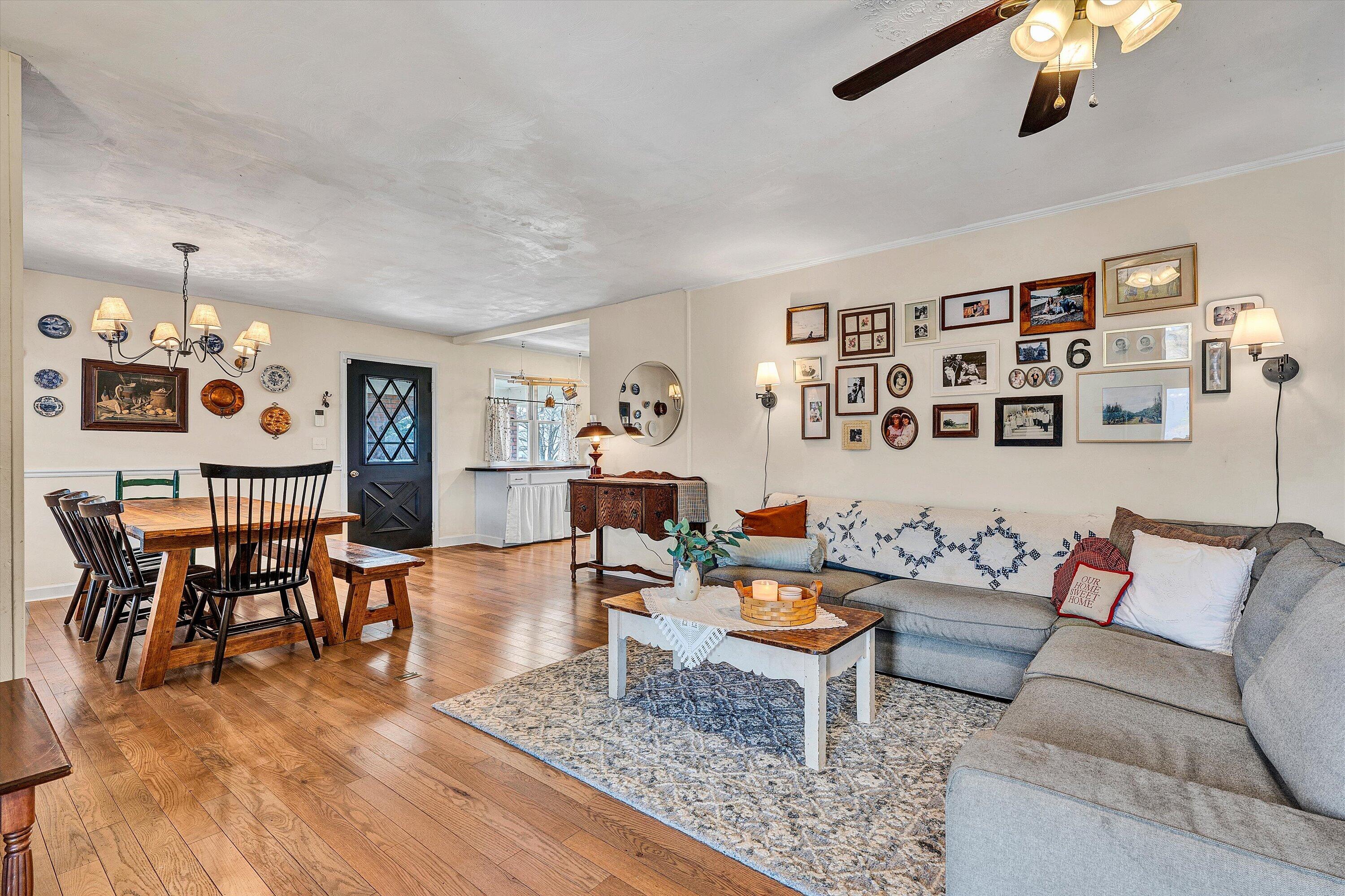 4043 Mockingbird Hill RD