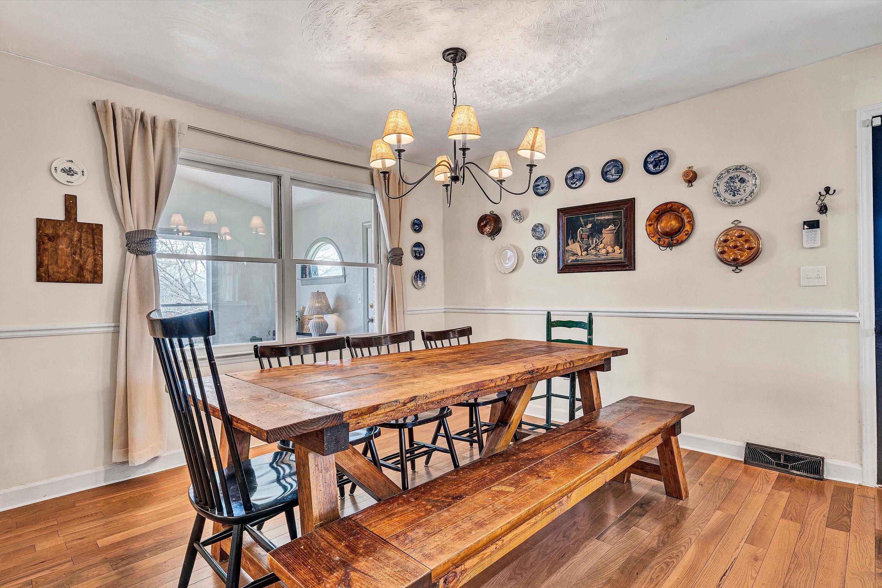 4043 Mockingbird Hill RD