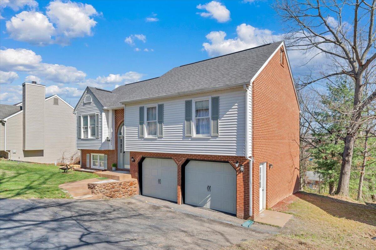 3622 View AVE