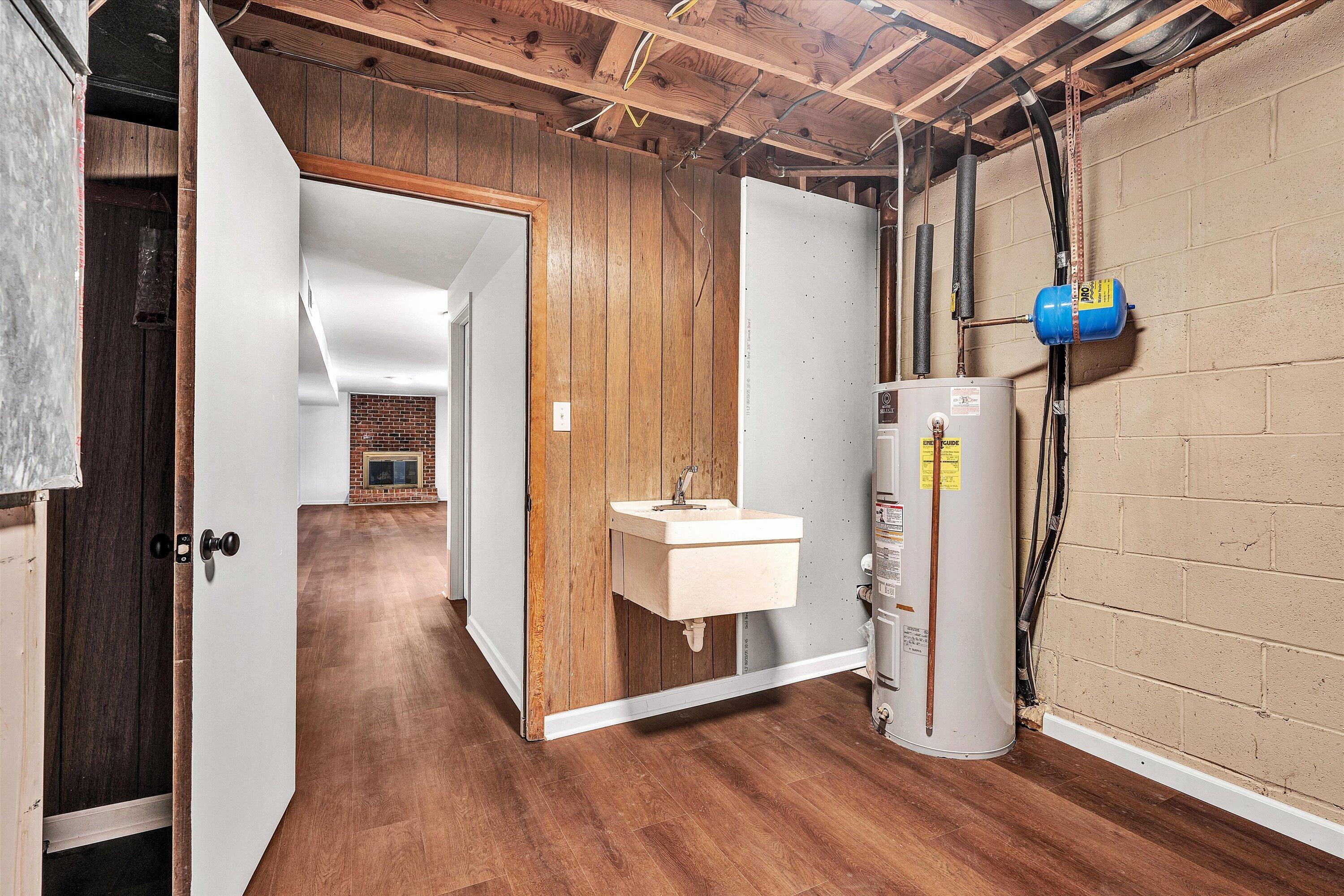 2825 Fairway Forest DR