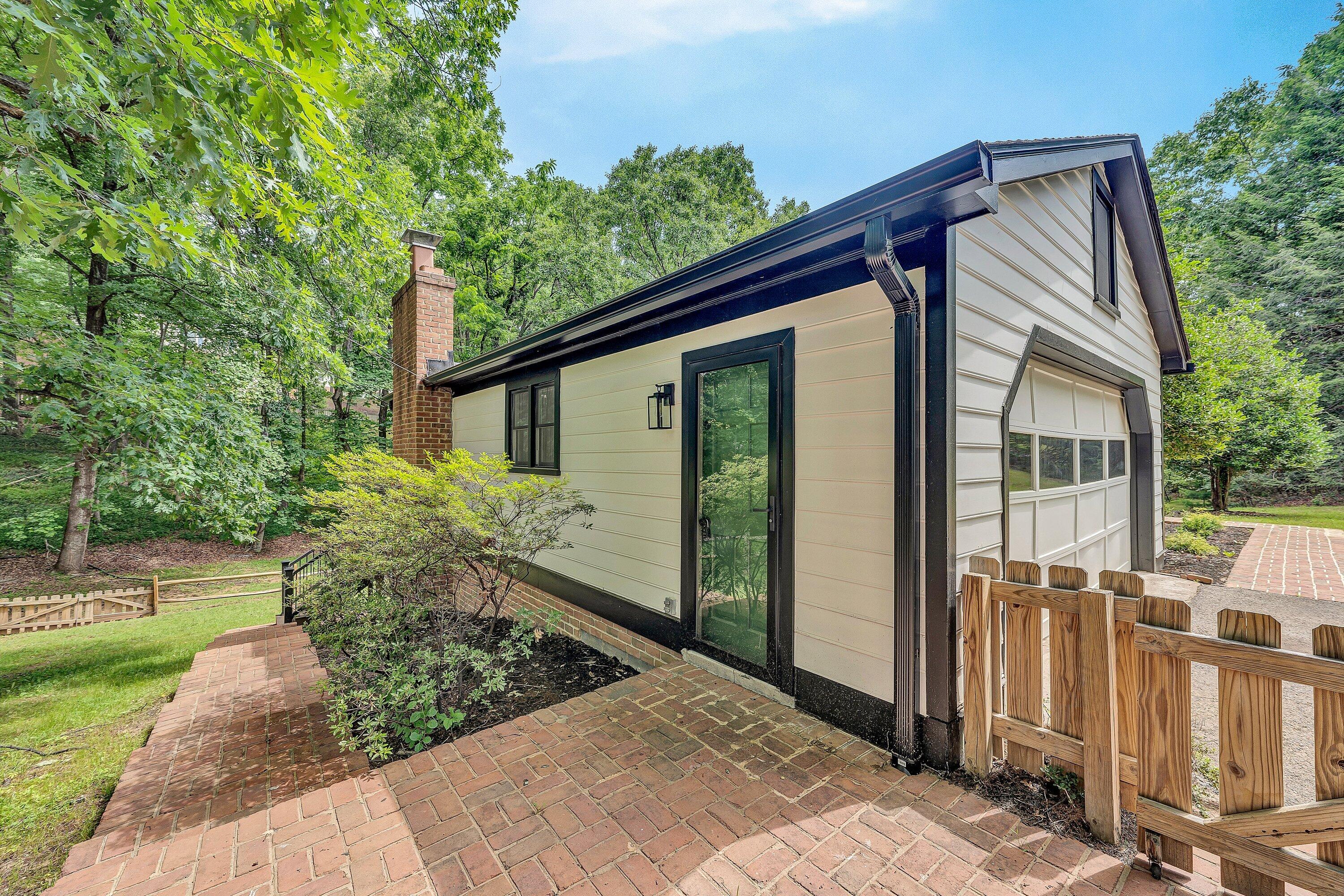 2825 Fairway Forest DR