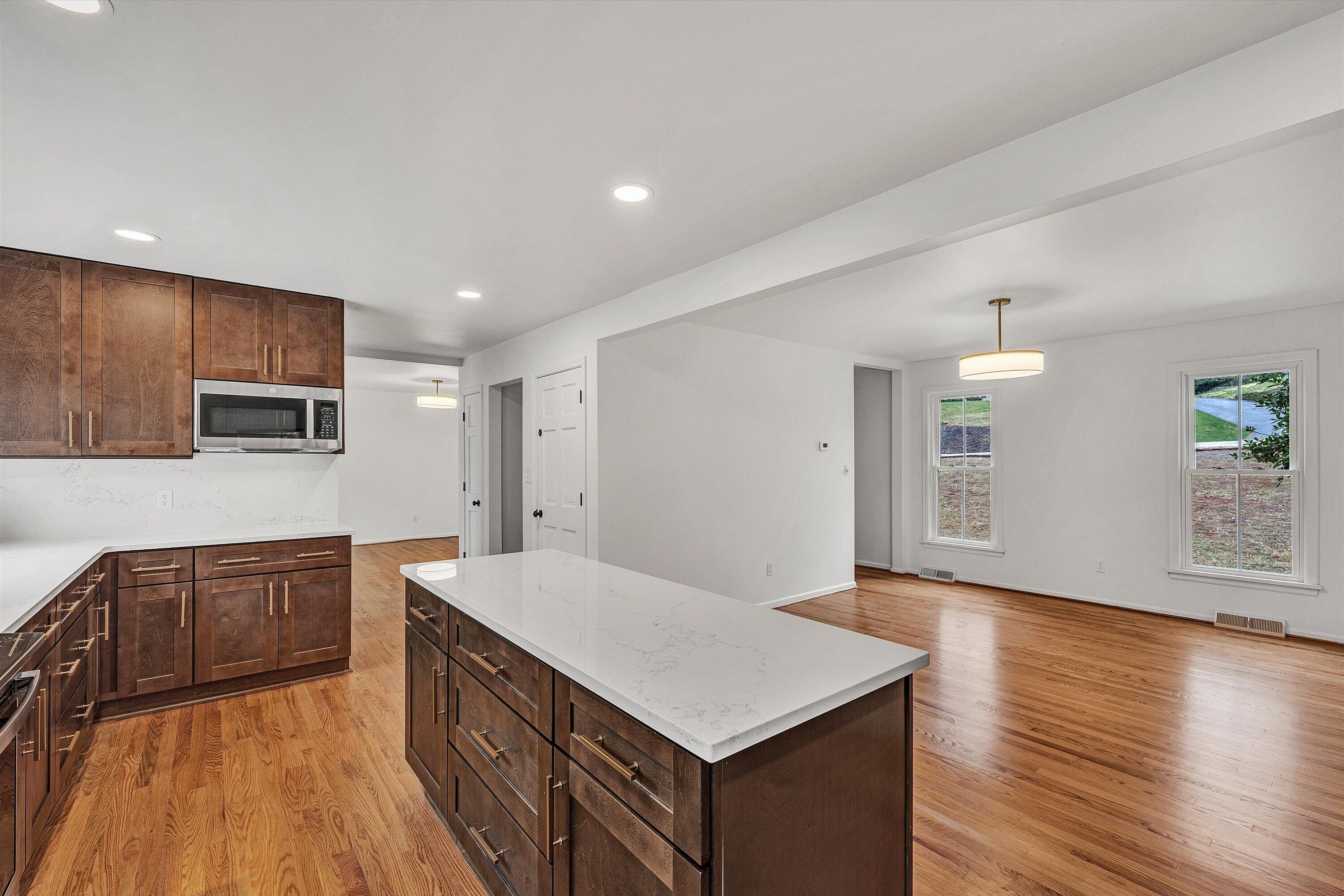 2825 Fairway Forest DR