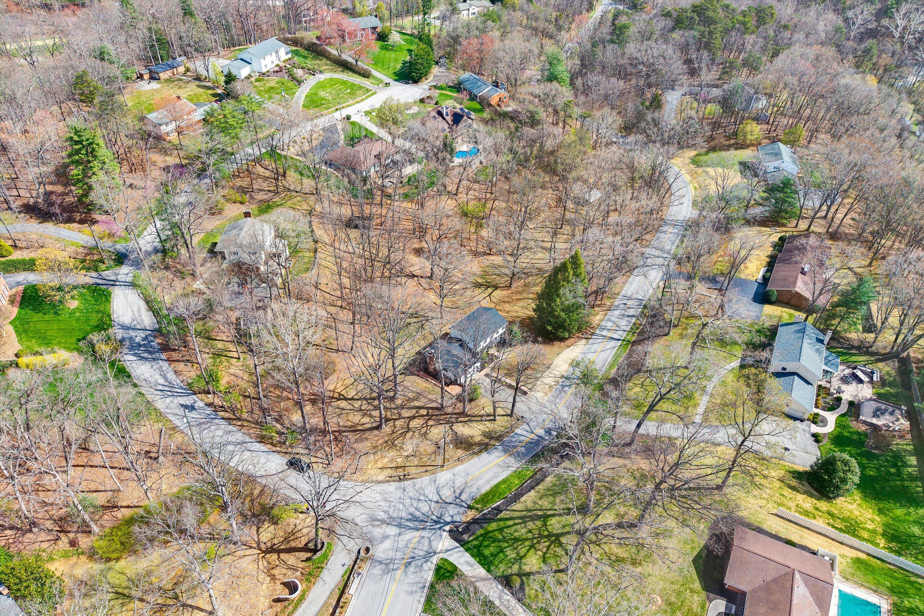 2825 Fairway Forest DR