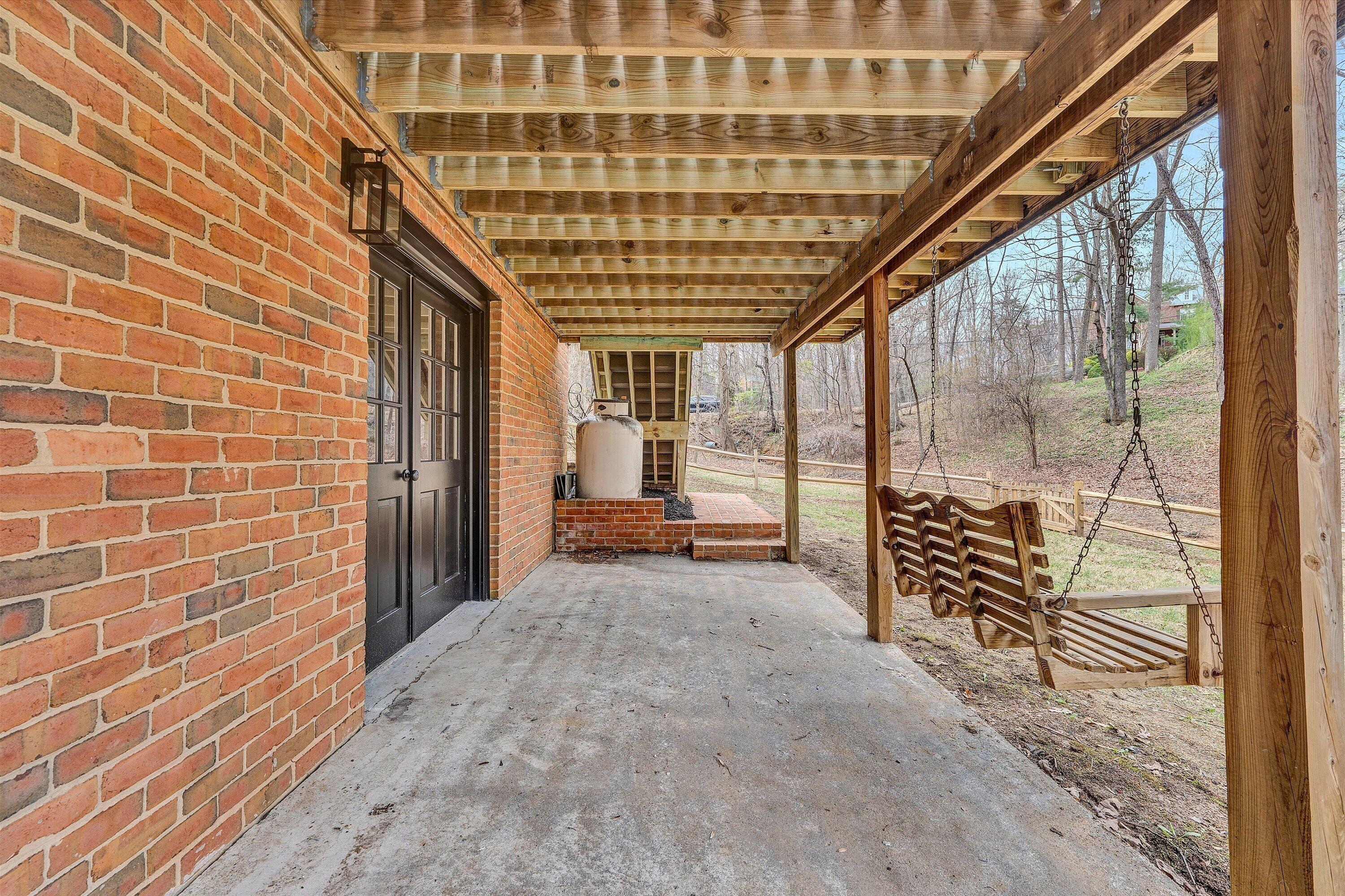 2825 Fairway Forest DR