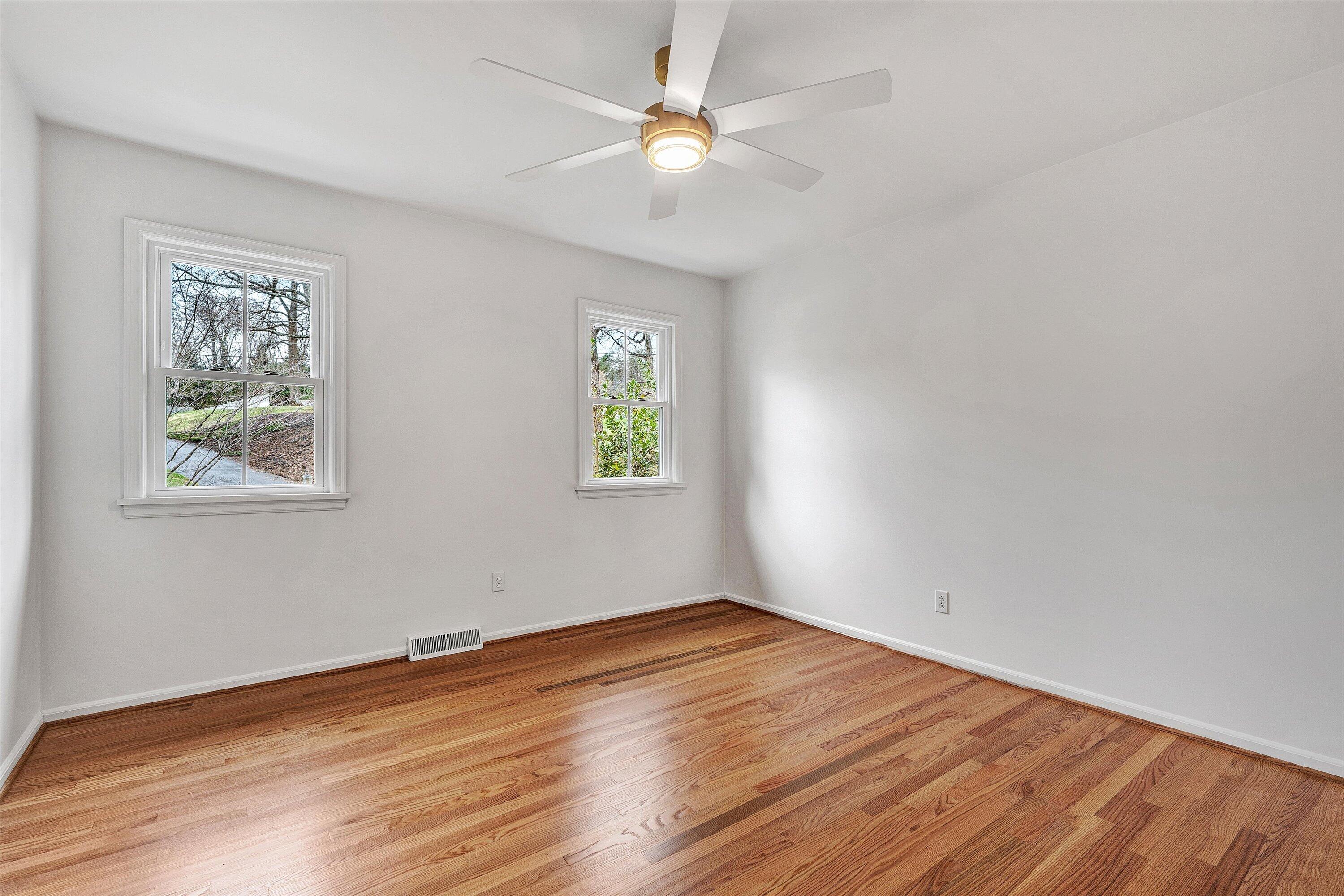 2825 Fairway Forest DR