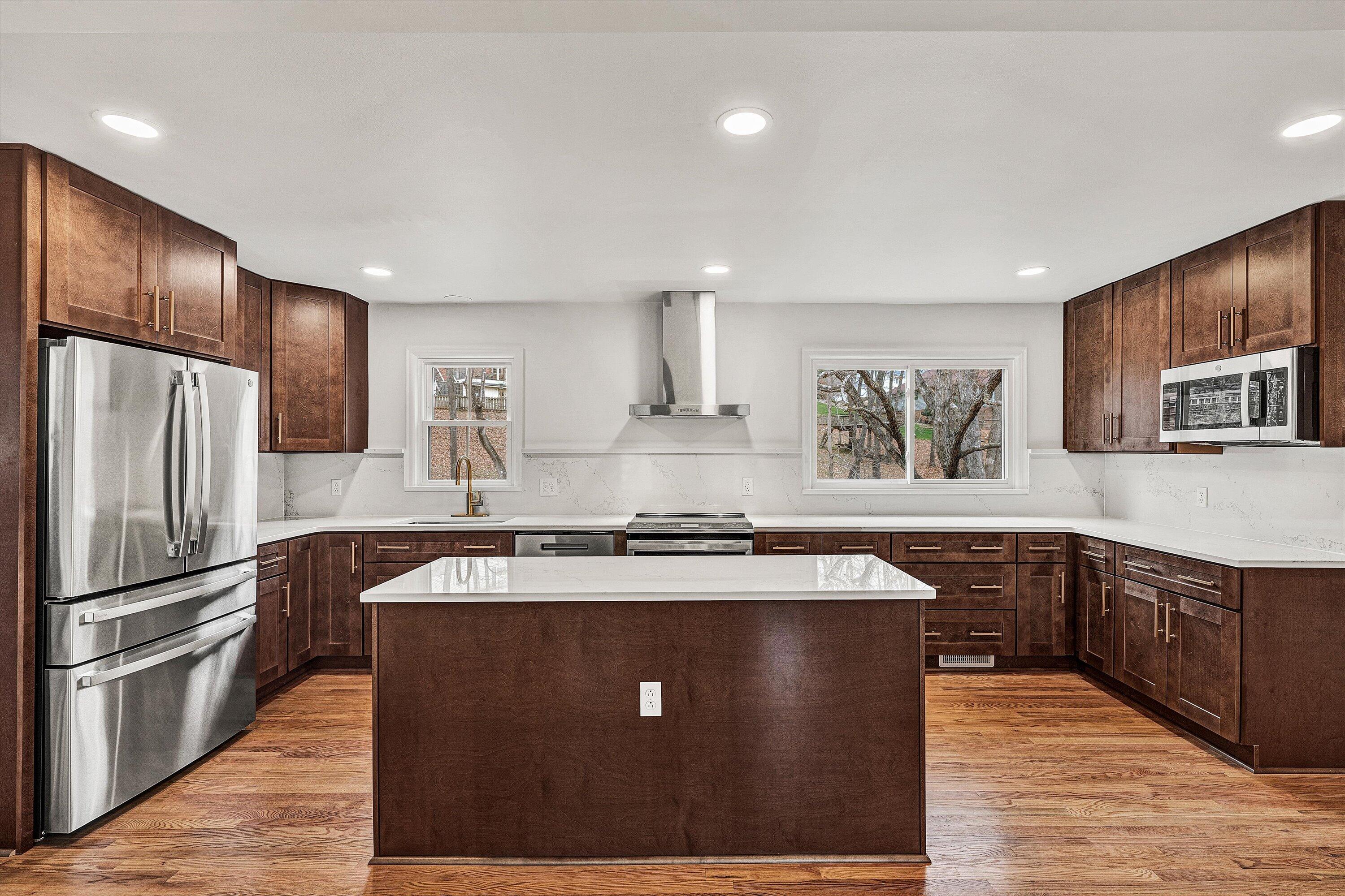 2825 Fairway Forest DR