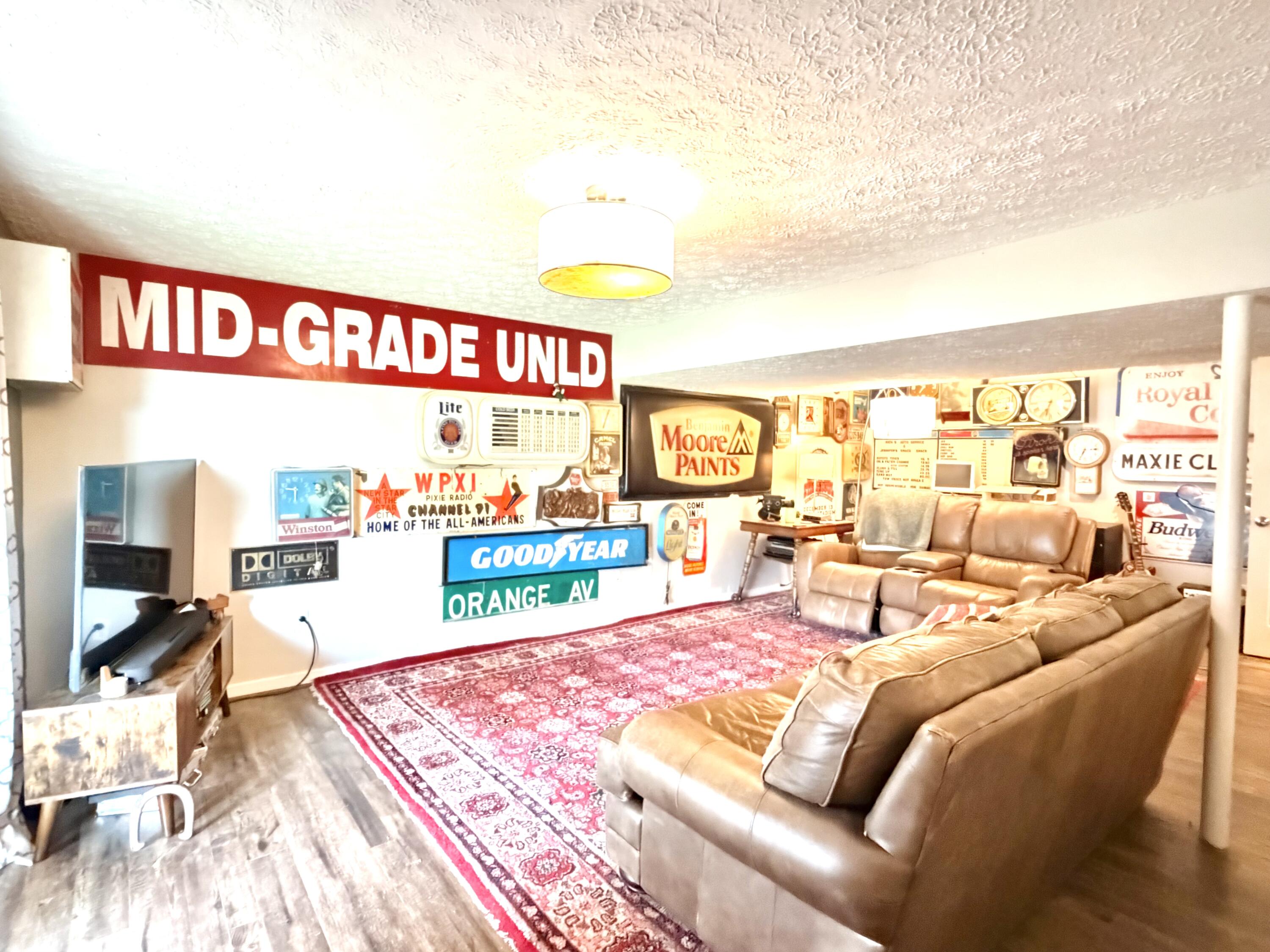 6219 Ashmont DR